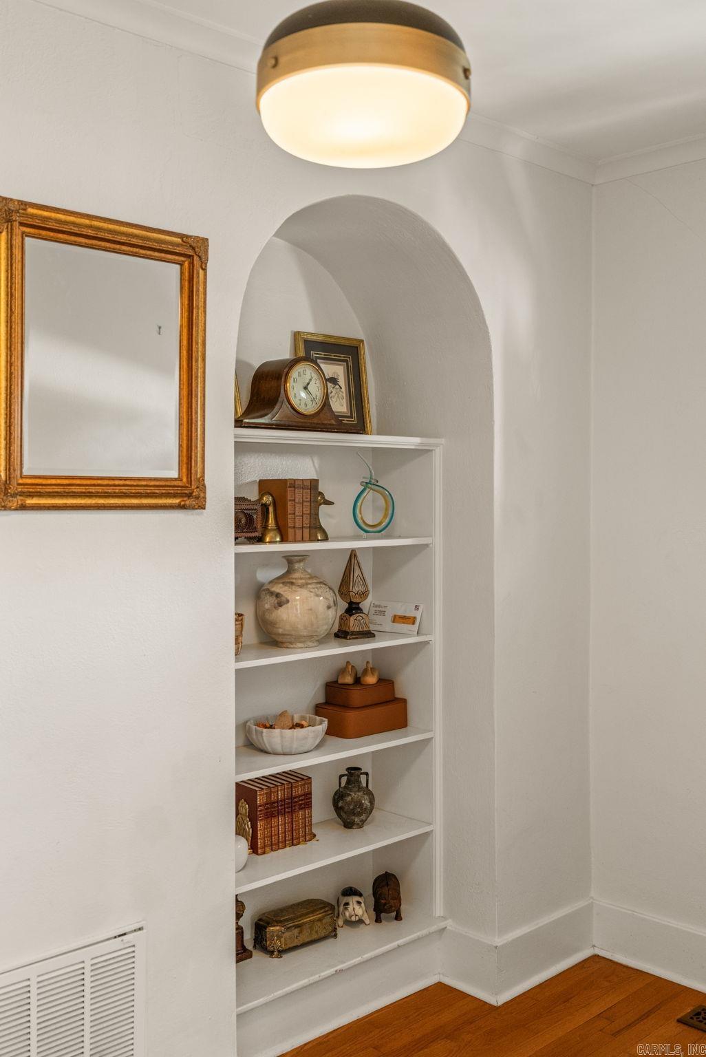 203 Midland Street Property Photo 9