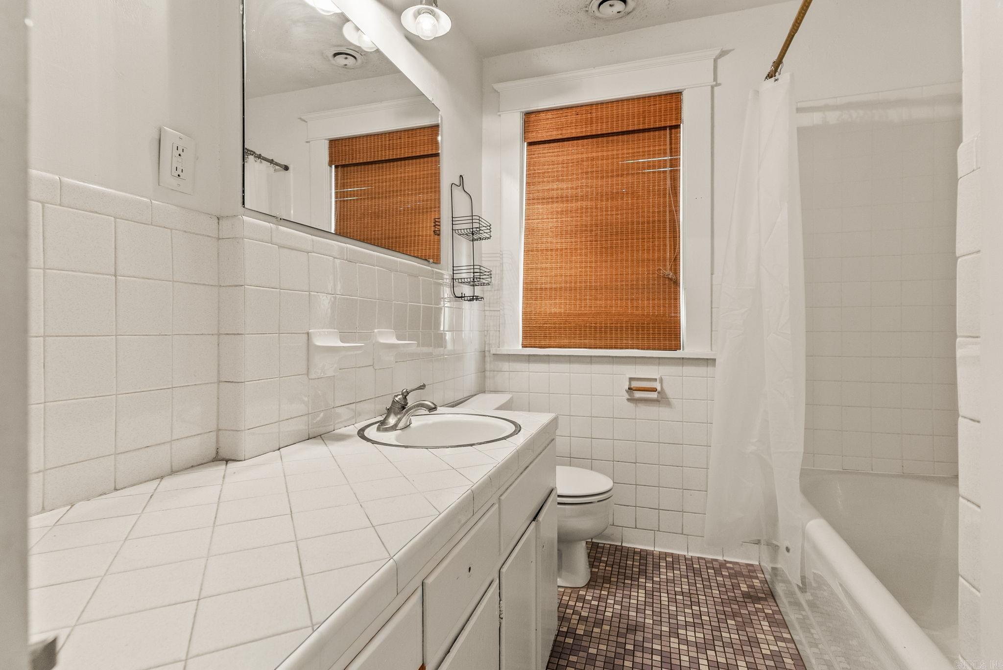 203 Midland Street Property Photo 35