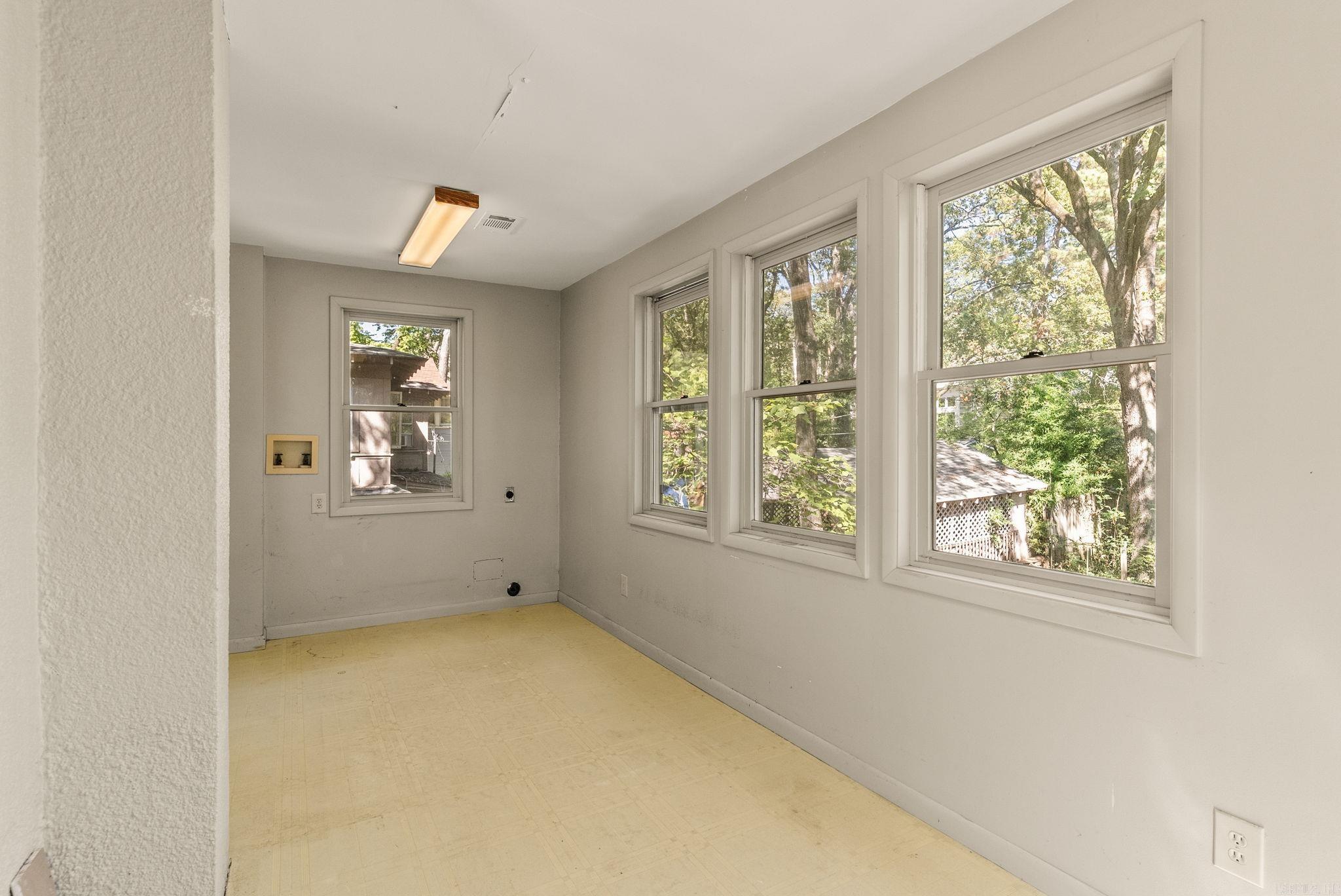 203 Midland Street Property Photo 38