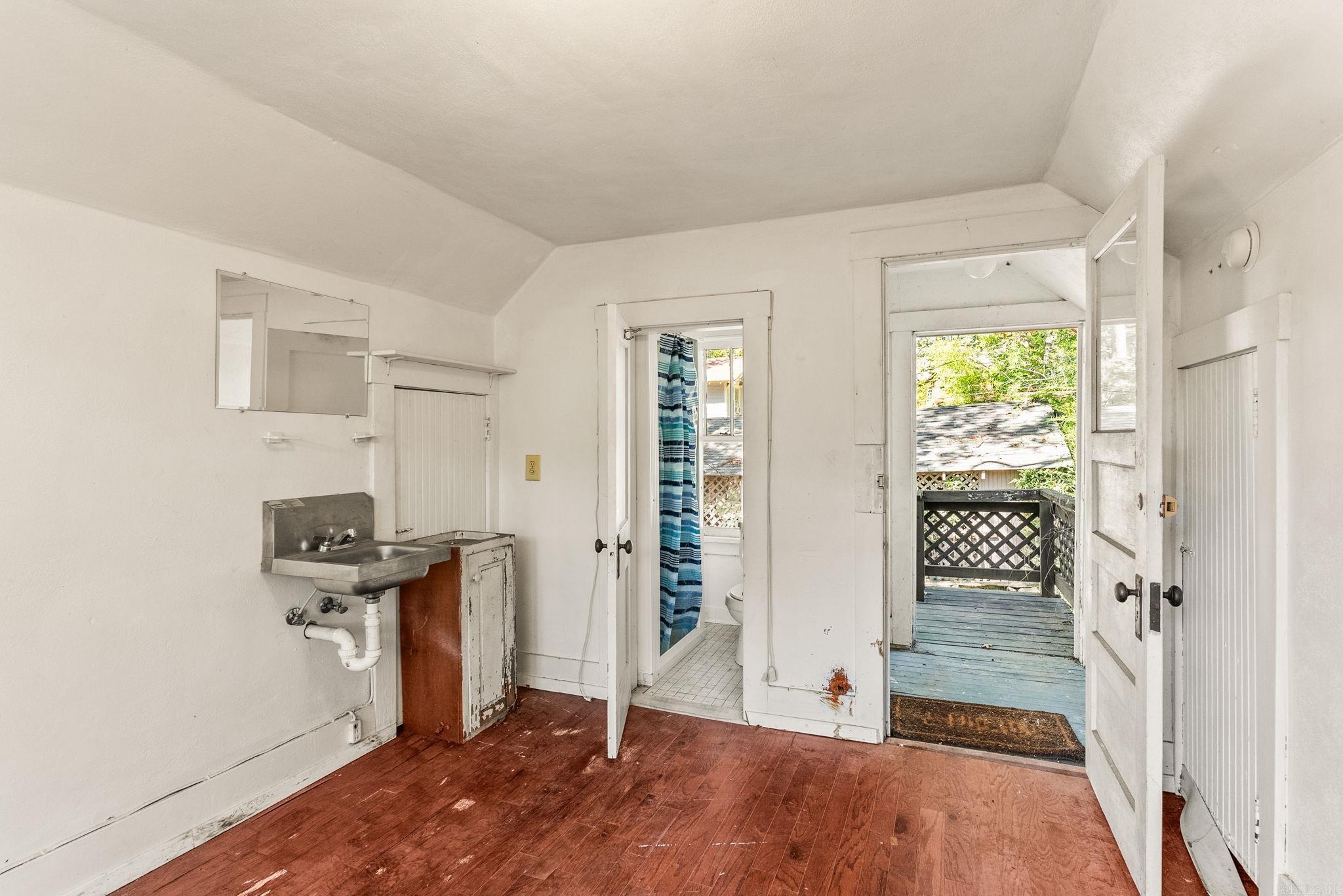 203 Midland Street Property Photo 49