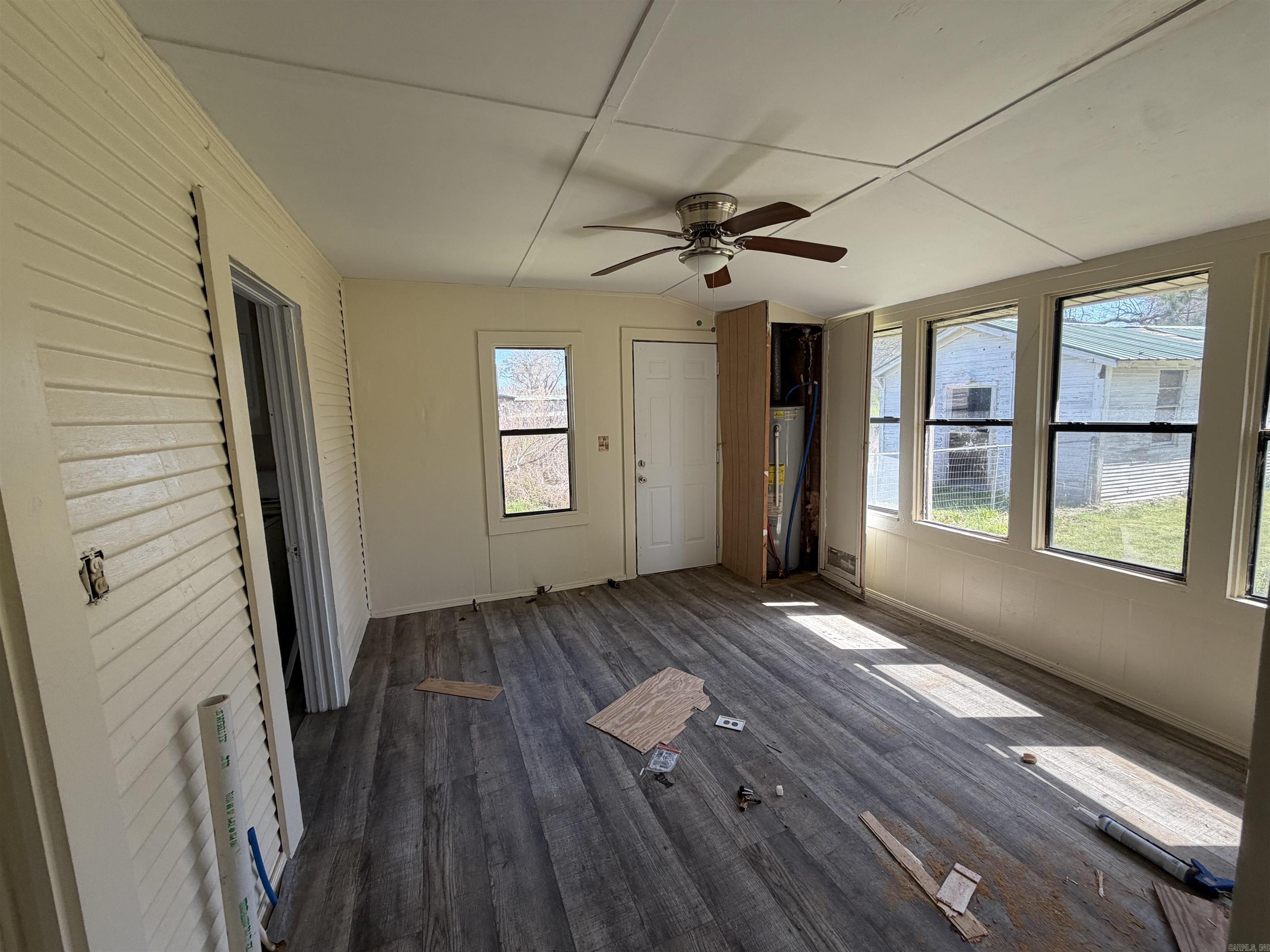 206 E First St Property Photo 7