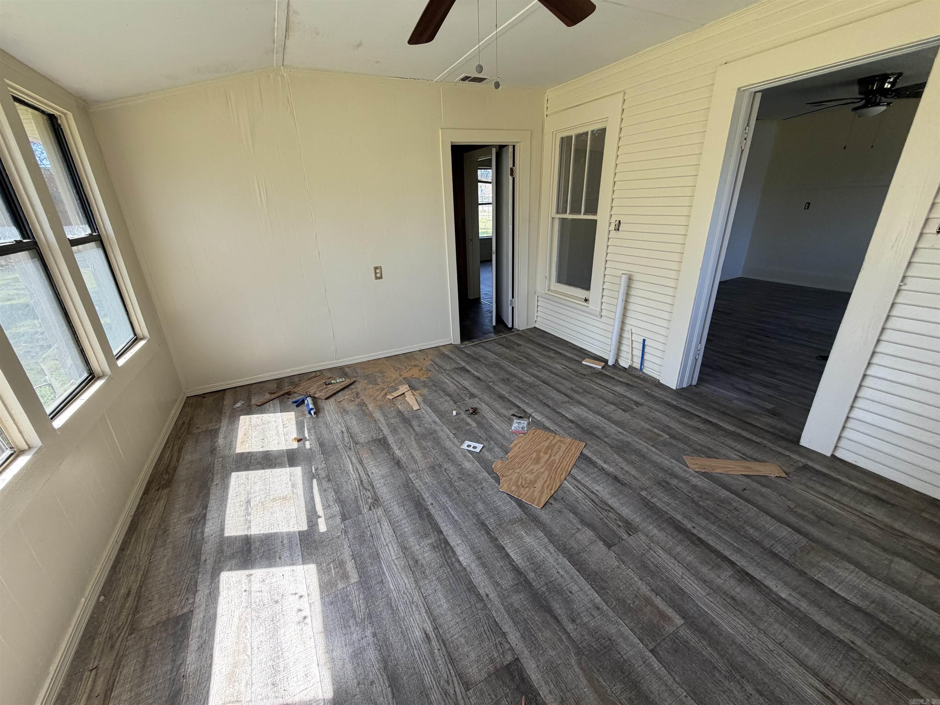 206 E First St Property Photo 8