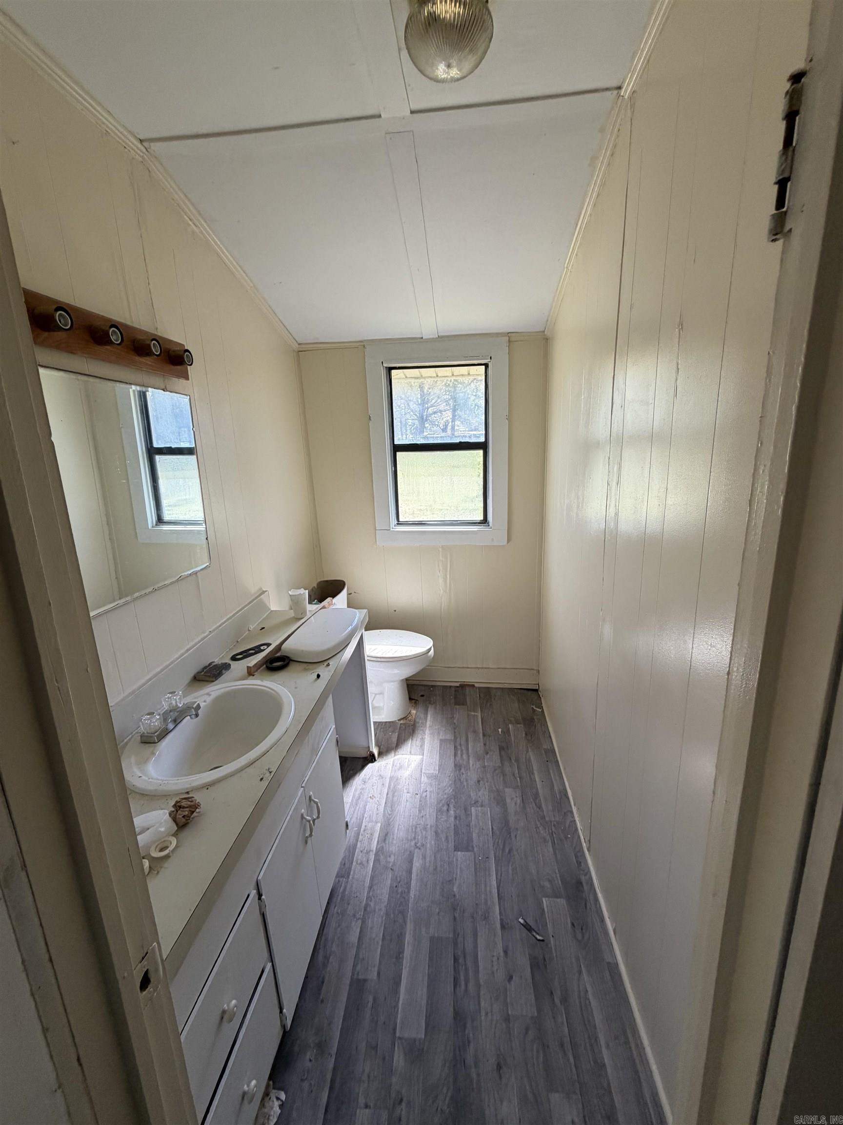 206 E First St Property Photo 9