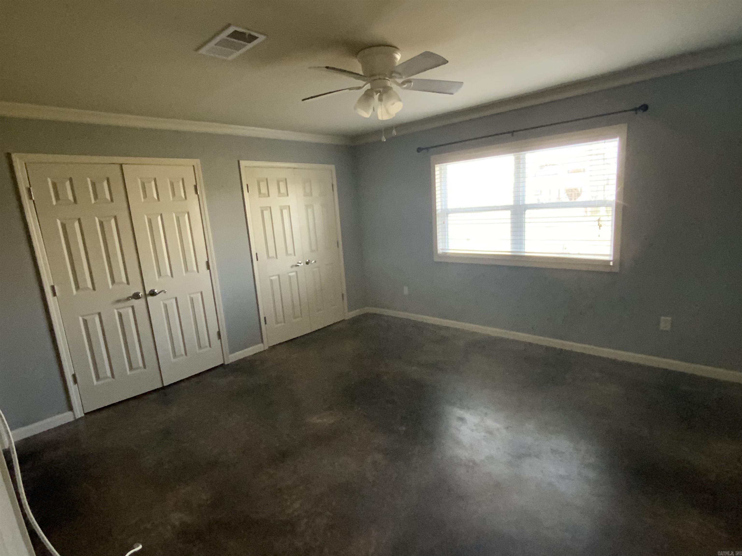 3006 Riverside Dr. Property Photo 10
