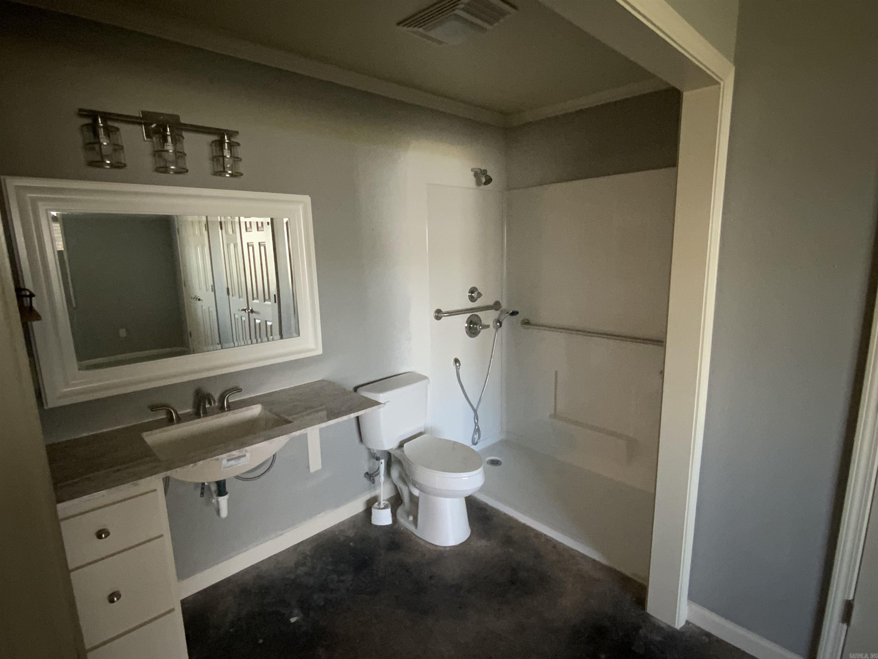 3006 Riverside Dr. Property Photo 11