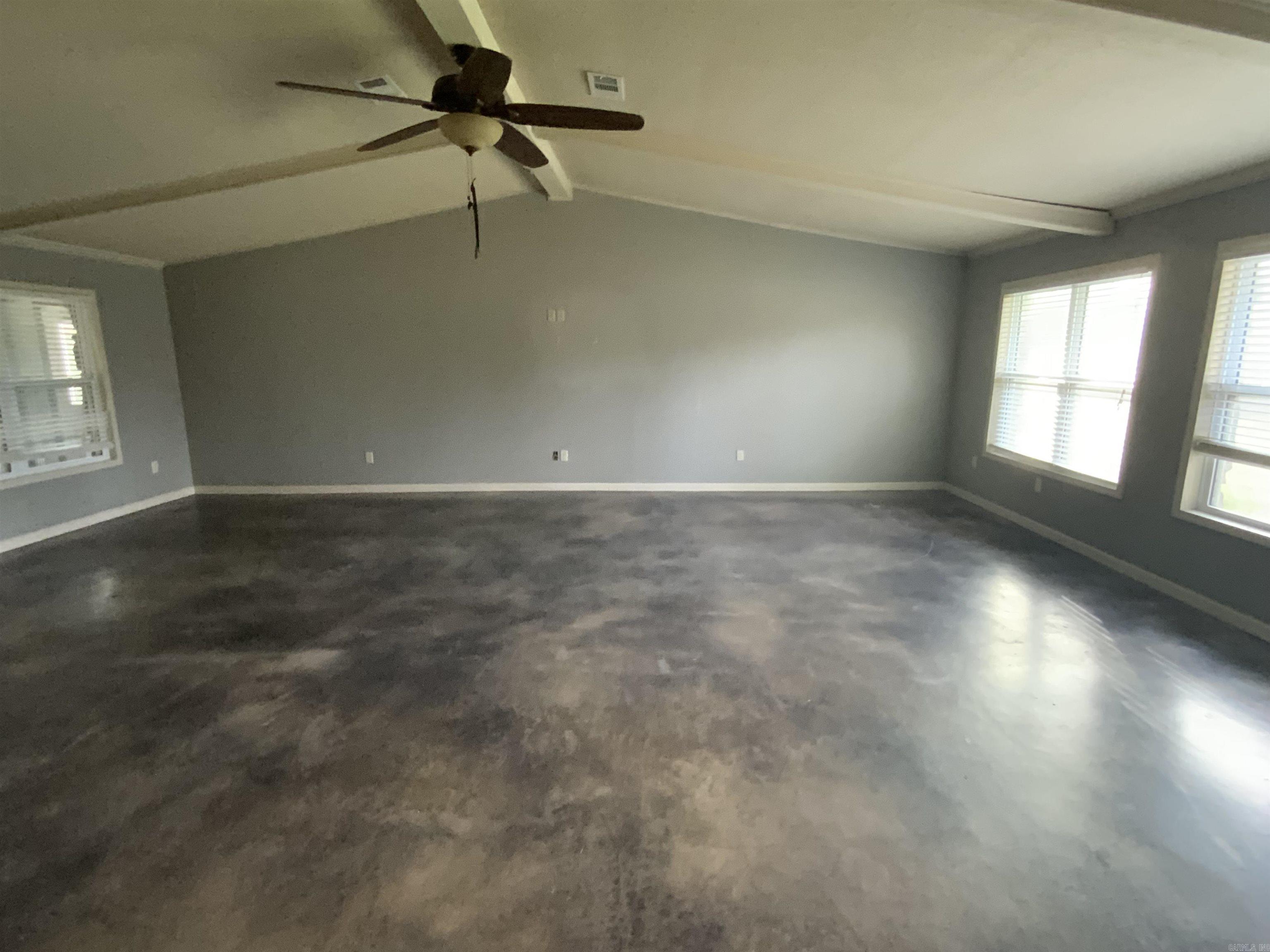 3006 Riverside Dr. Property Photo 14