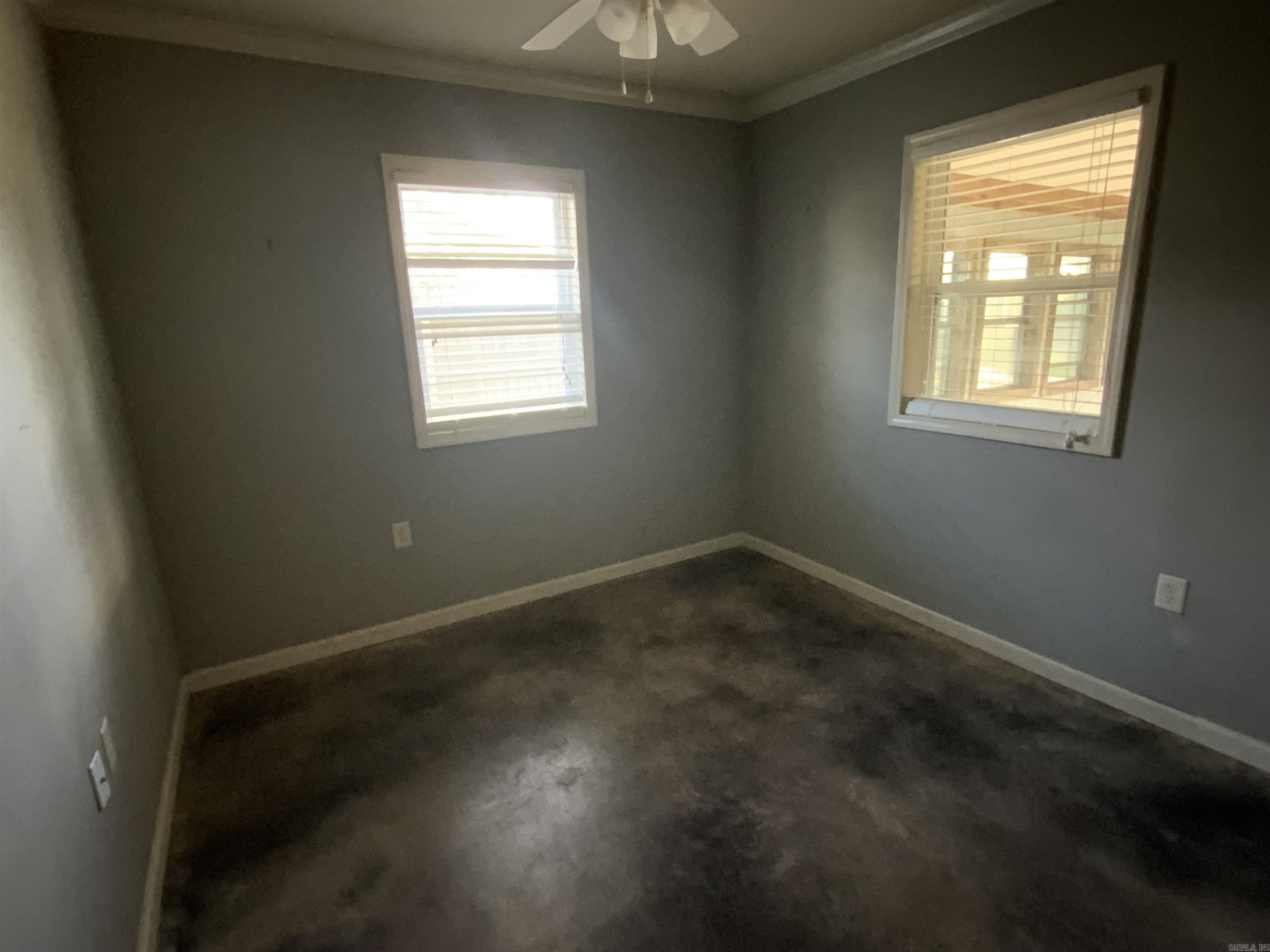 3006 Riverside Dr. Property Photo 17