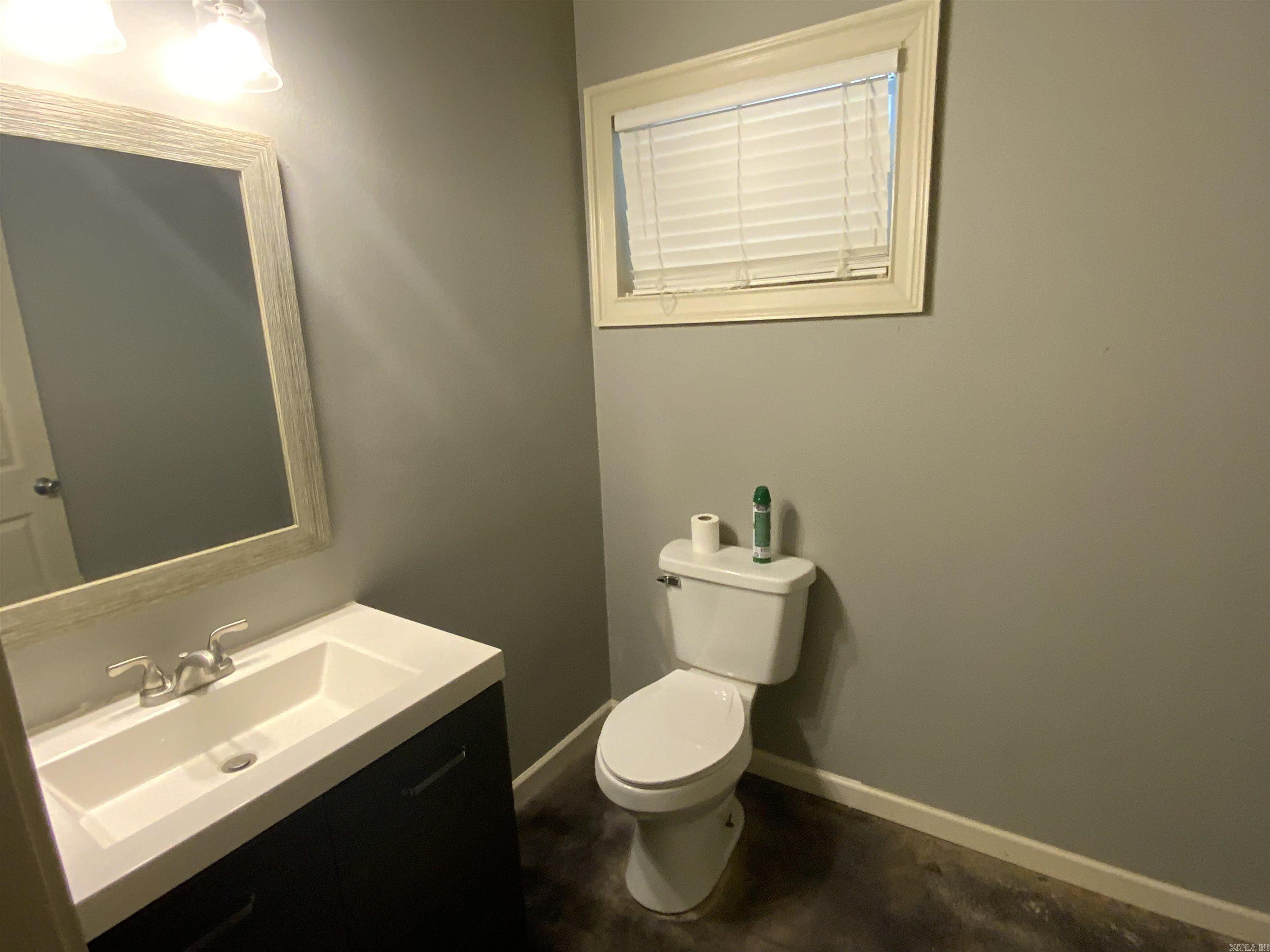3006 Riverside Dr. Property Photo 18