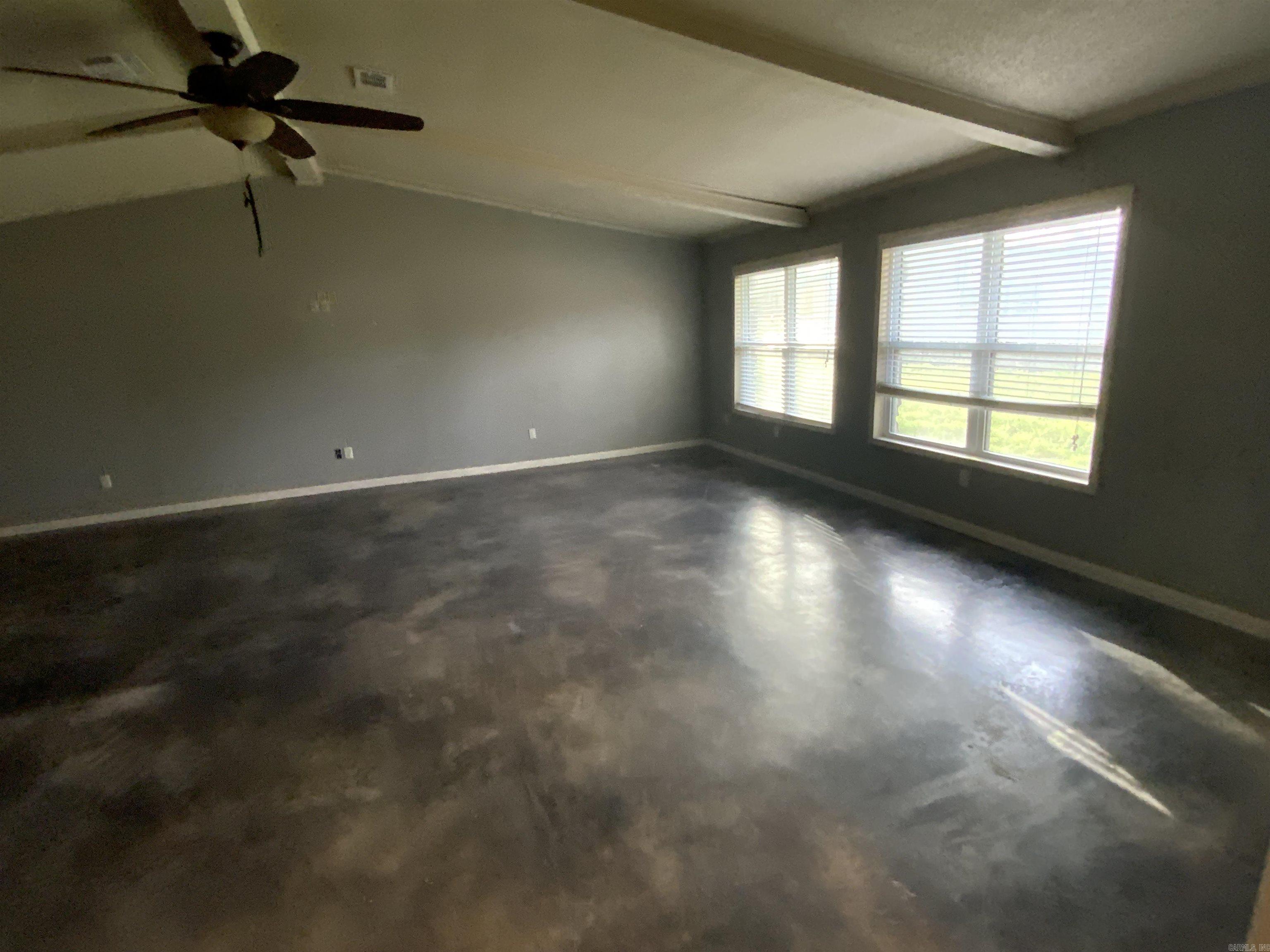 3006 Riverside Dr. Property Photo 23