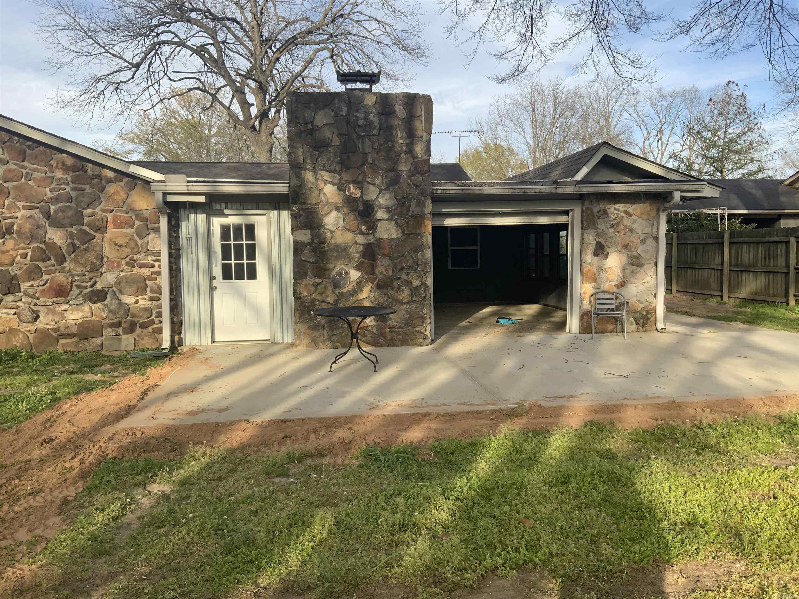 3006 Riverside Dr. Property Photo 30