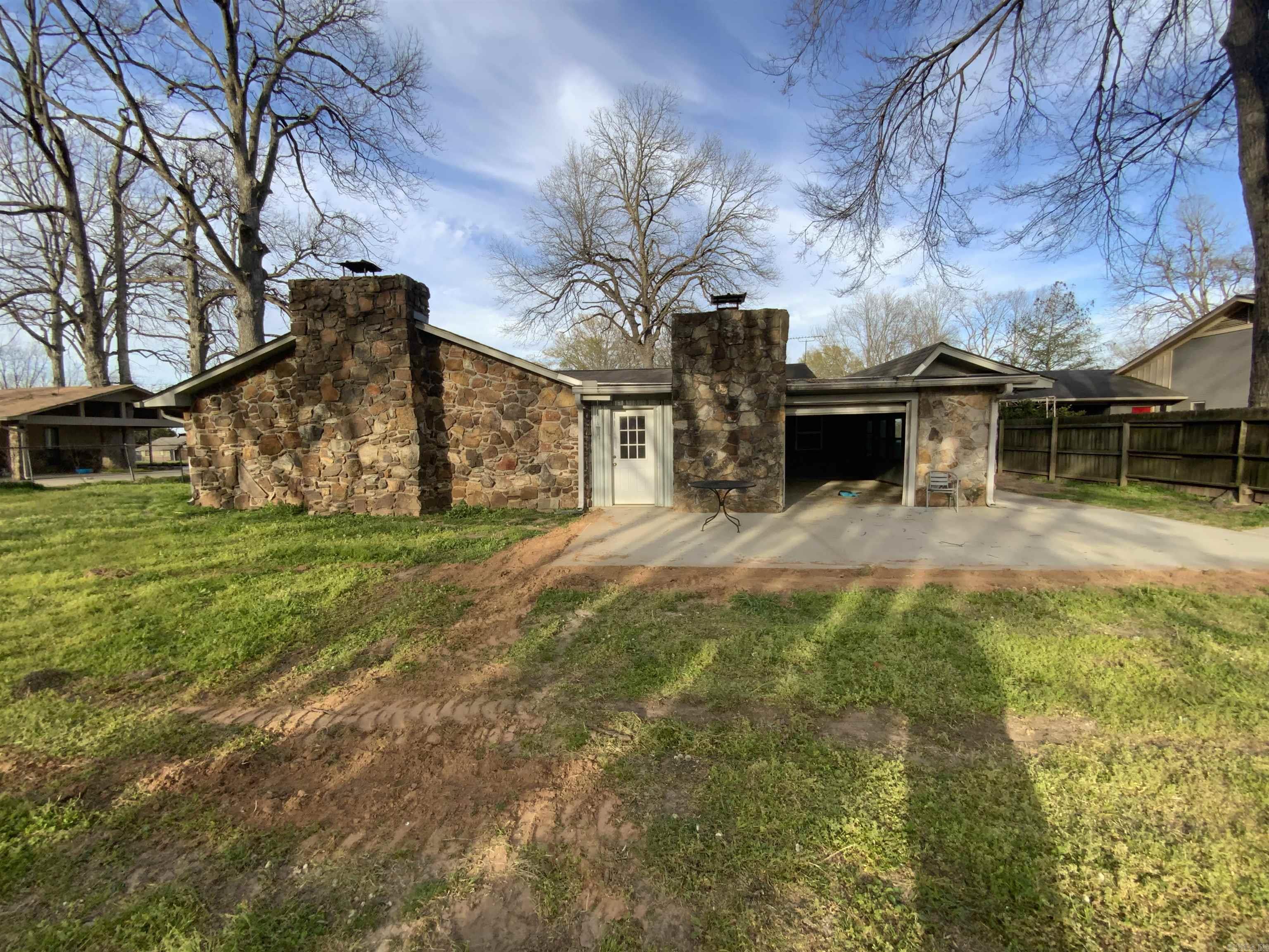 3006 Riverside Dr. Property Photo 32