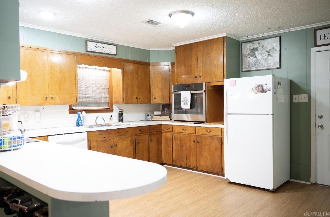 1004 S Evans Road Property Photo 5