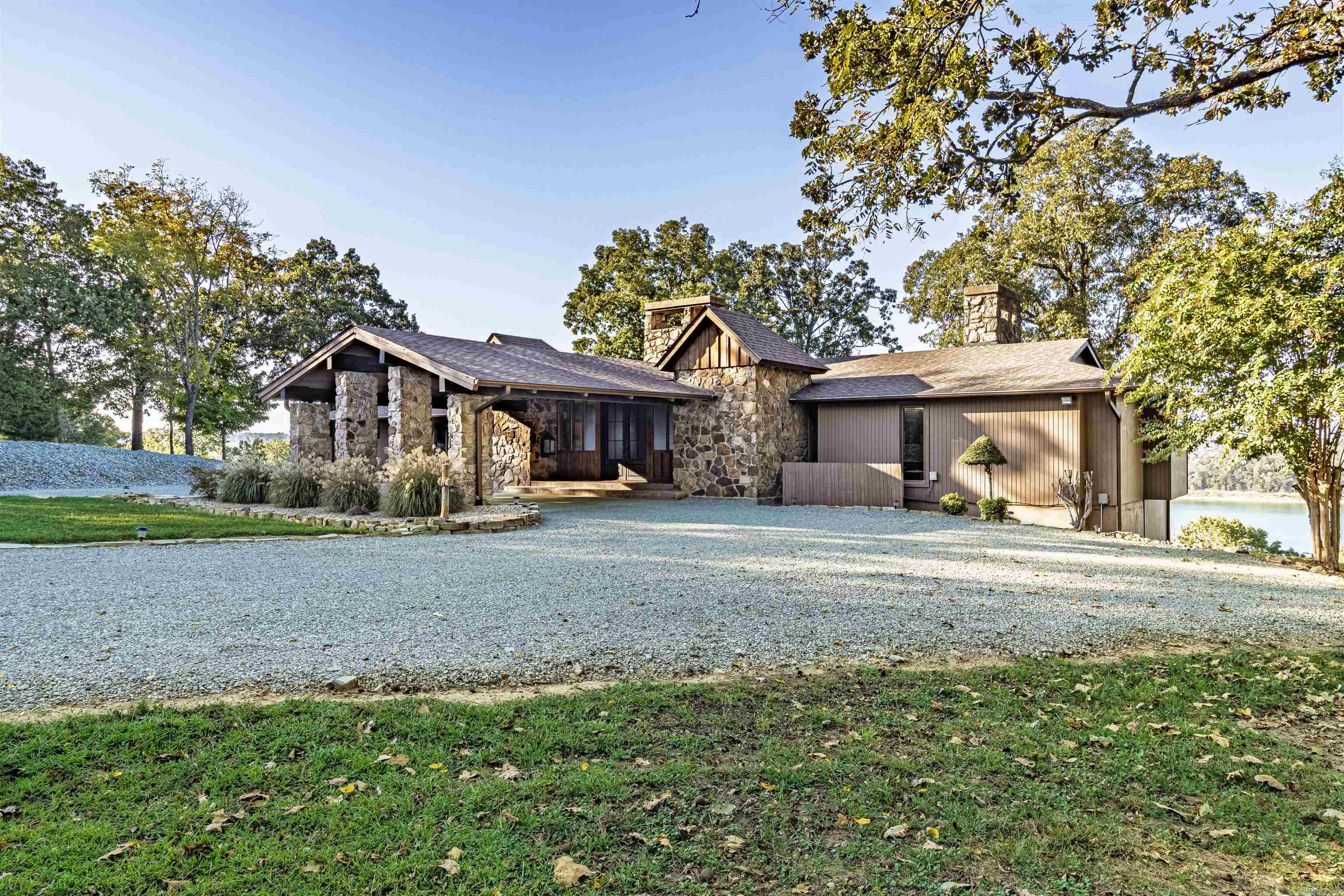 639 Sycamore Springs Circle Property Photo 1