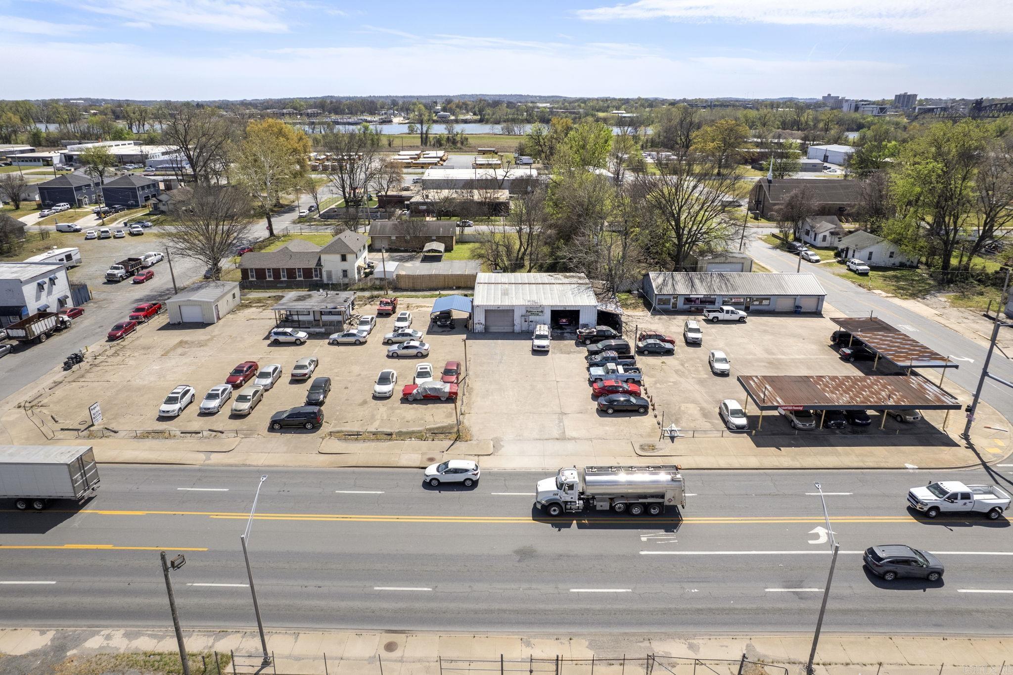 1400 E Broadway Street Property Photo 5