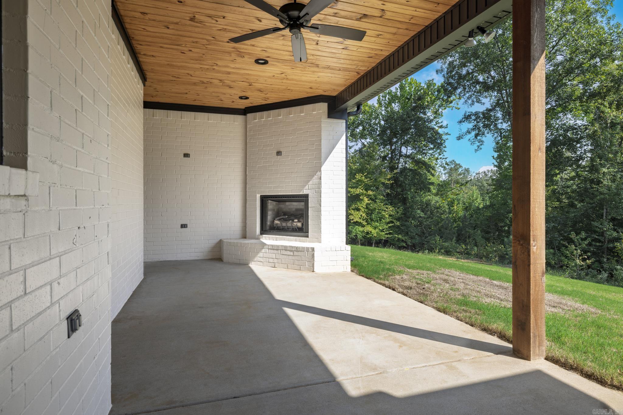 108 Shepherd Loop Drive Property Photo 5