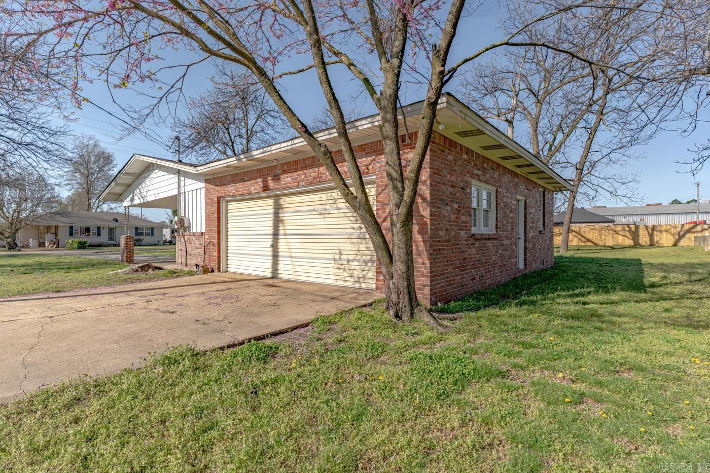 106 E Texie Avenue Property Photo 32