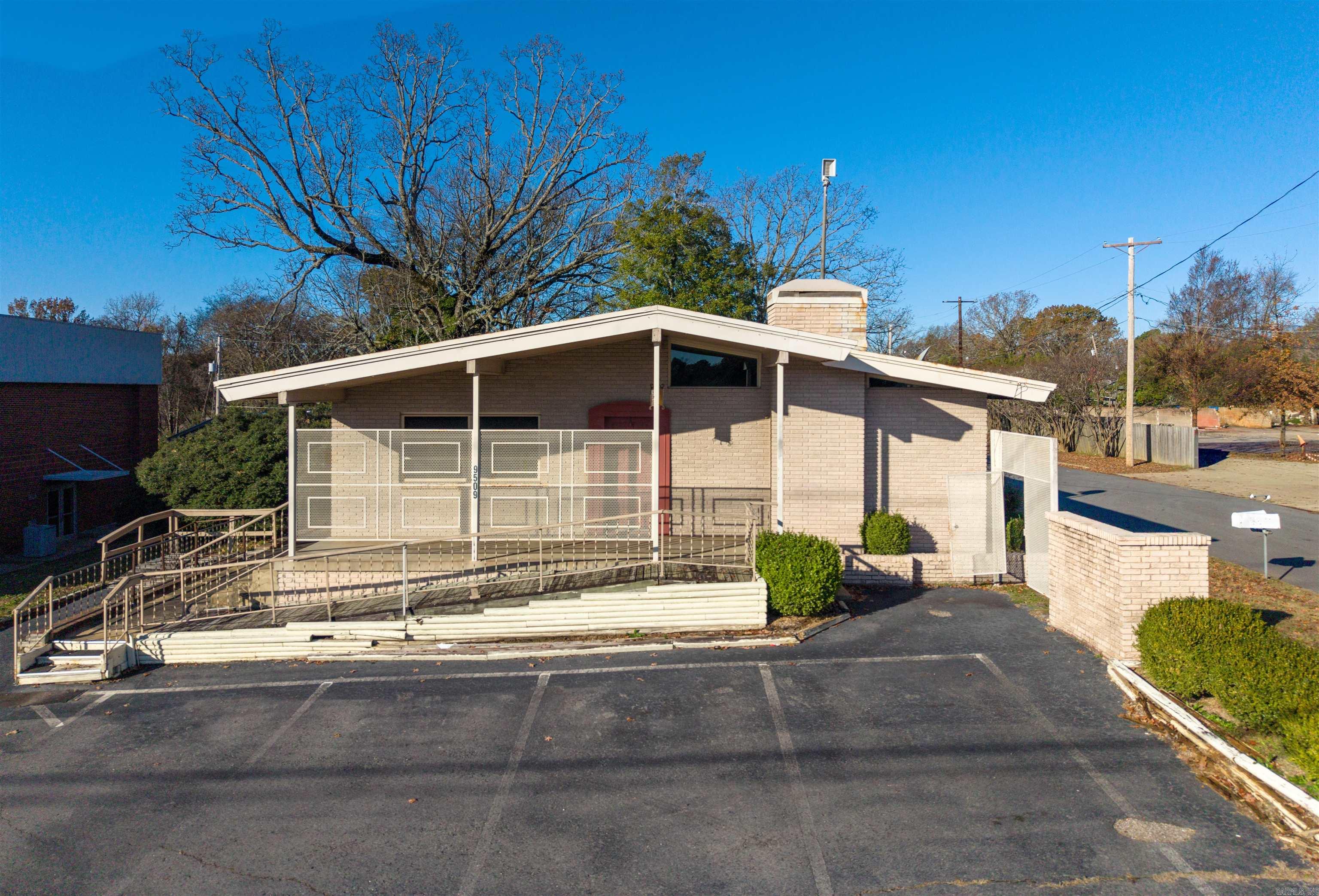 9509 Highway 107 Property Photo 1