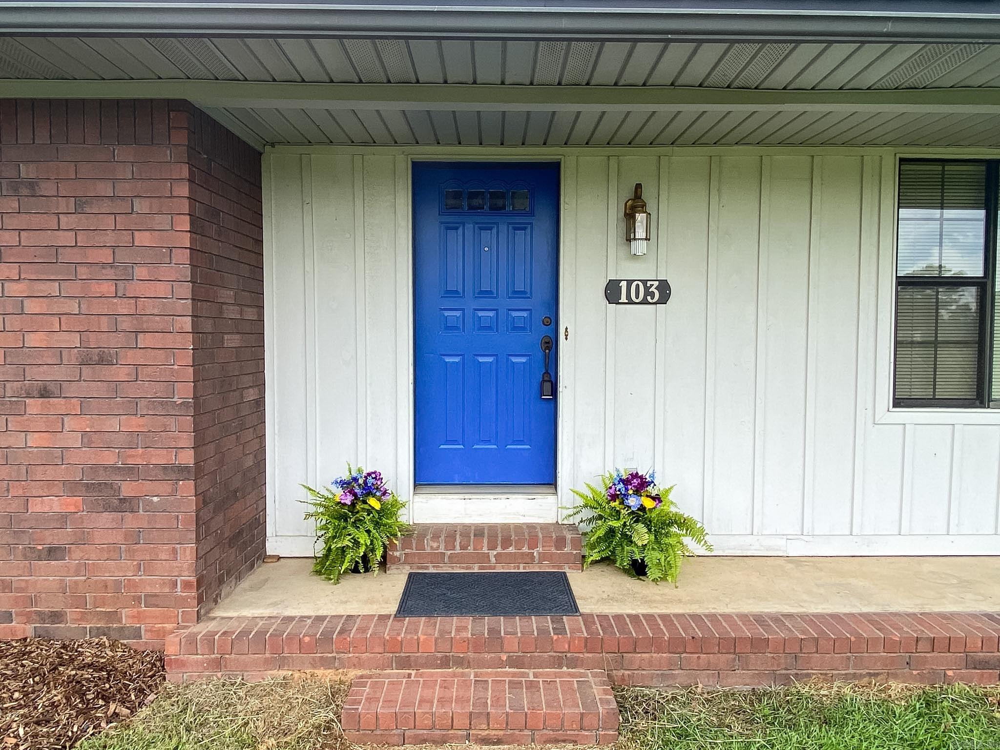 103 Twin Oaks Drive Property Photo 4