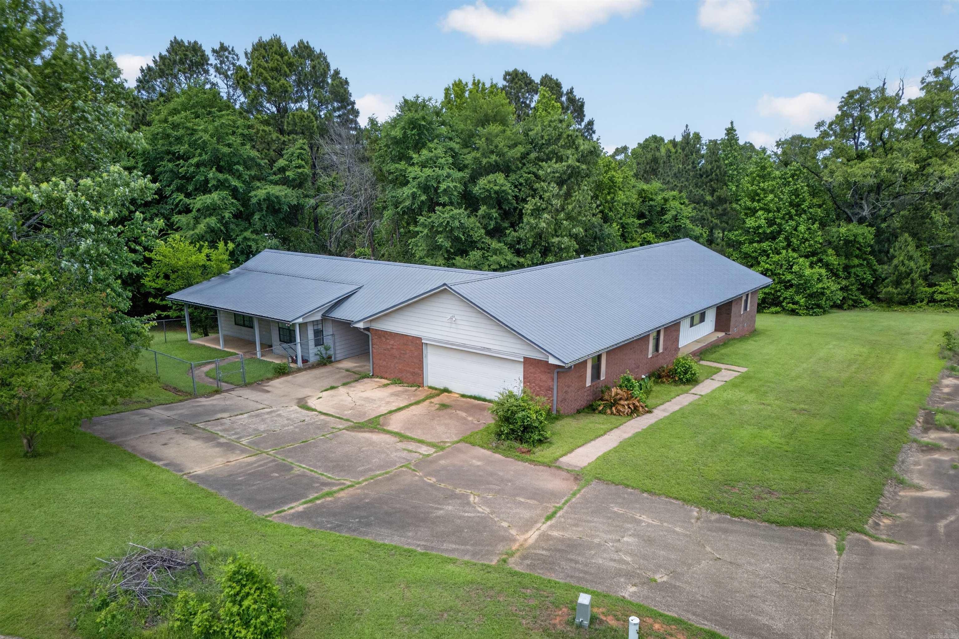103 Twin Oaks Drive Property Photo 6