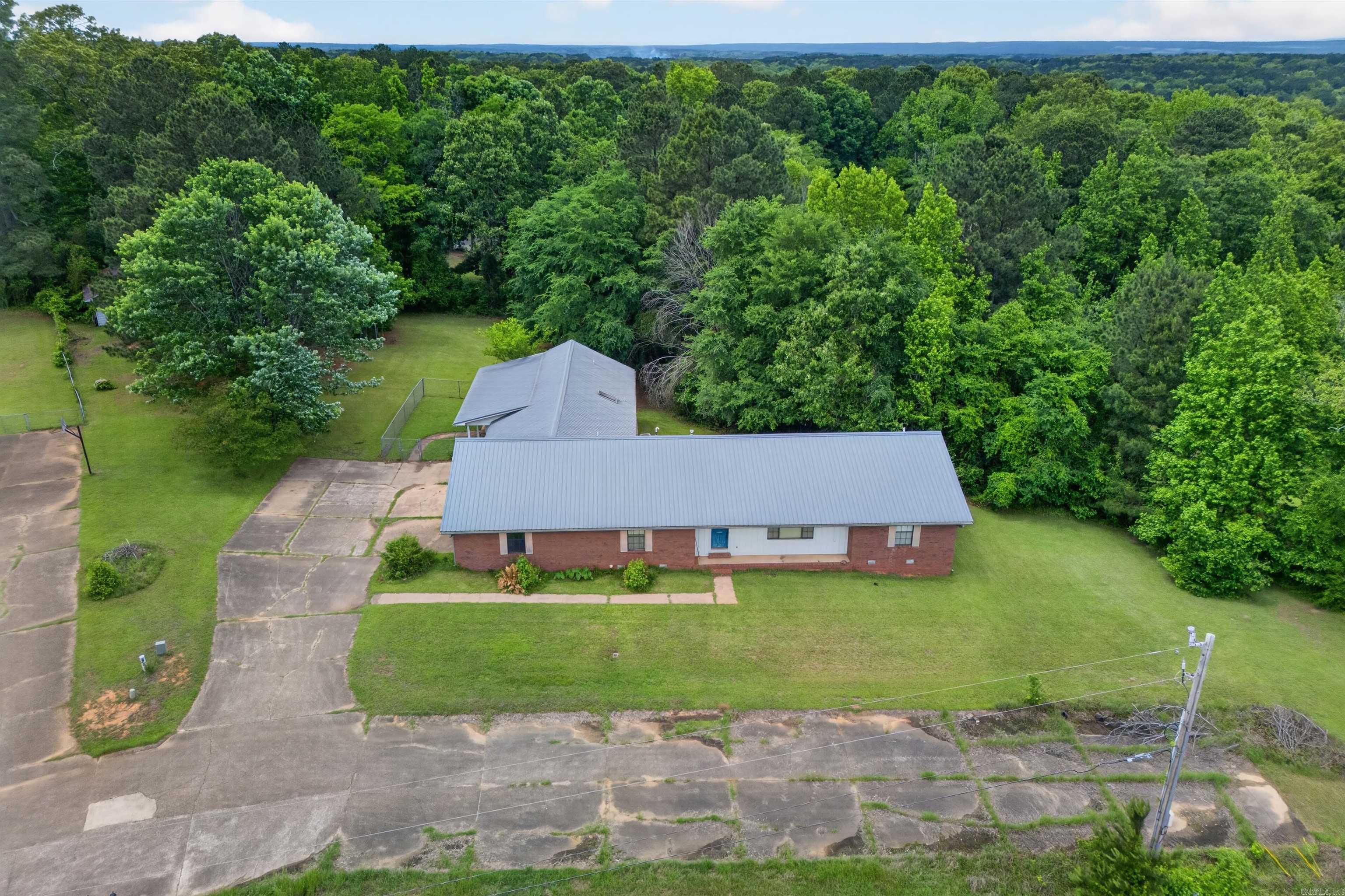 103 Twin Oaks Drive Property Photo 8