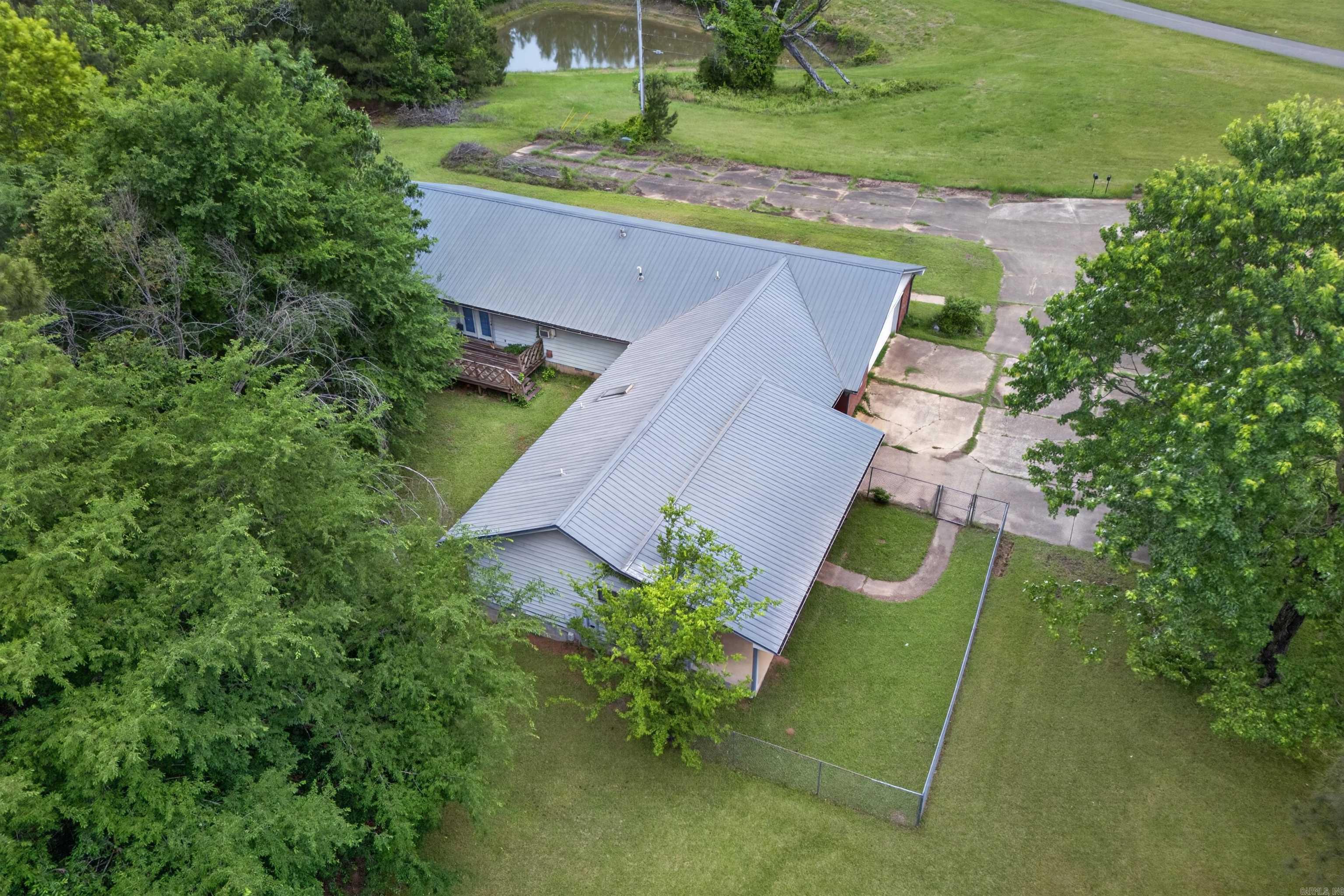 103 Twin Oaks Drive Property Photo 9