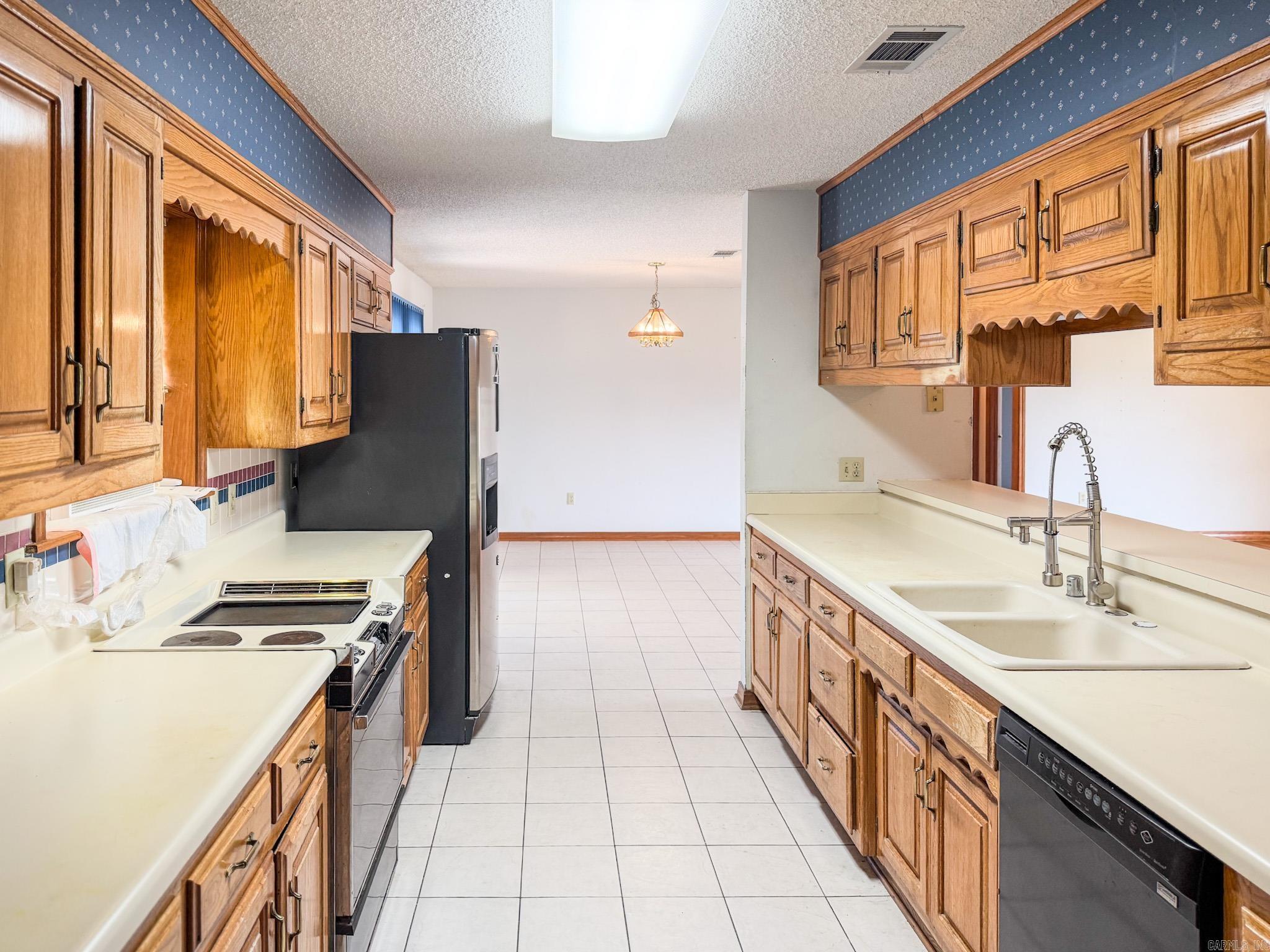 103 Twin Oaks Drive Property Photo 15