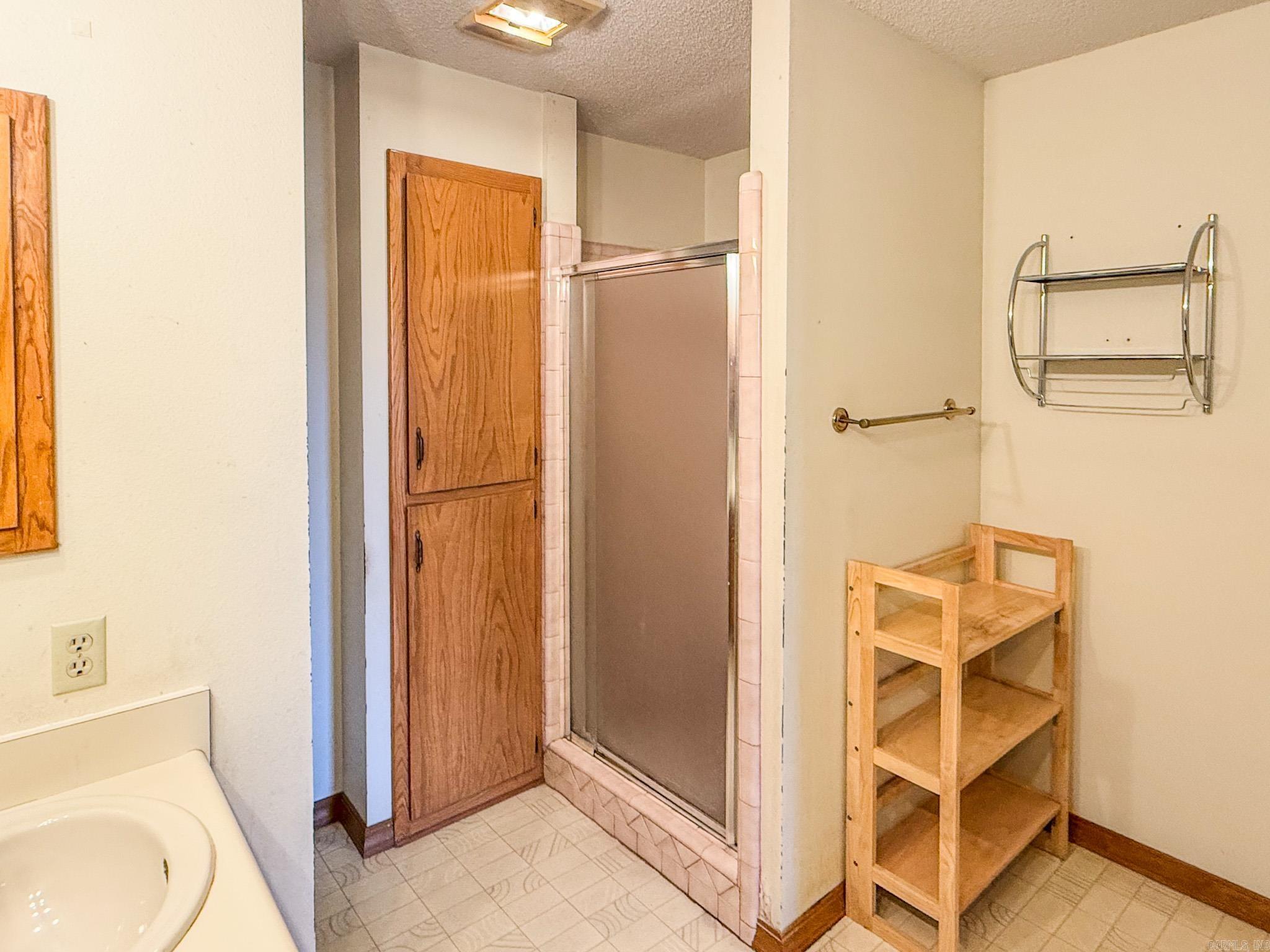 103 Twin Oaks Drive Property Photo 21