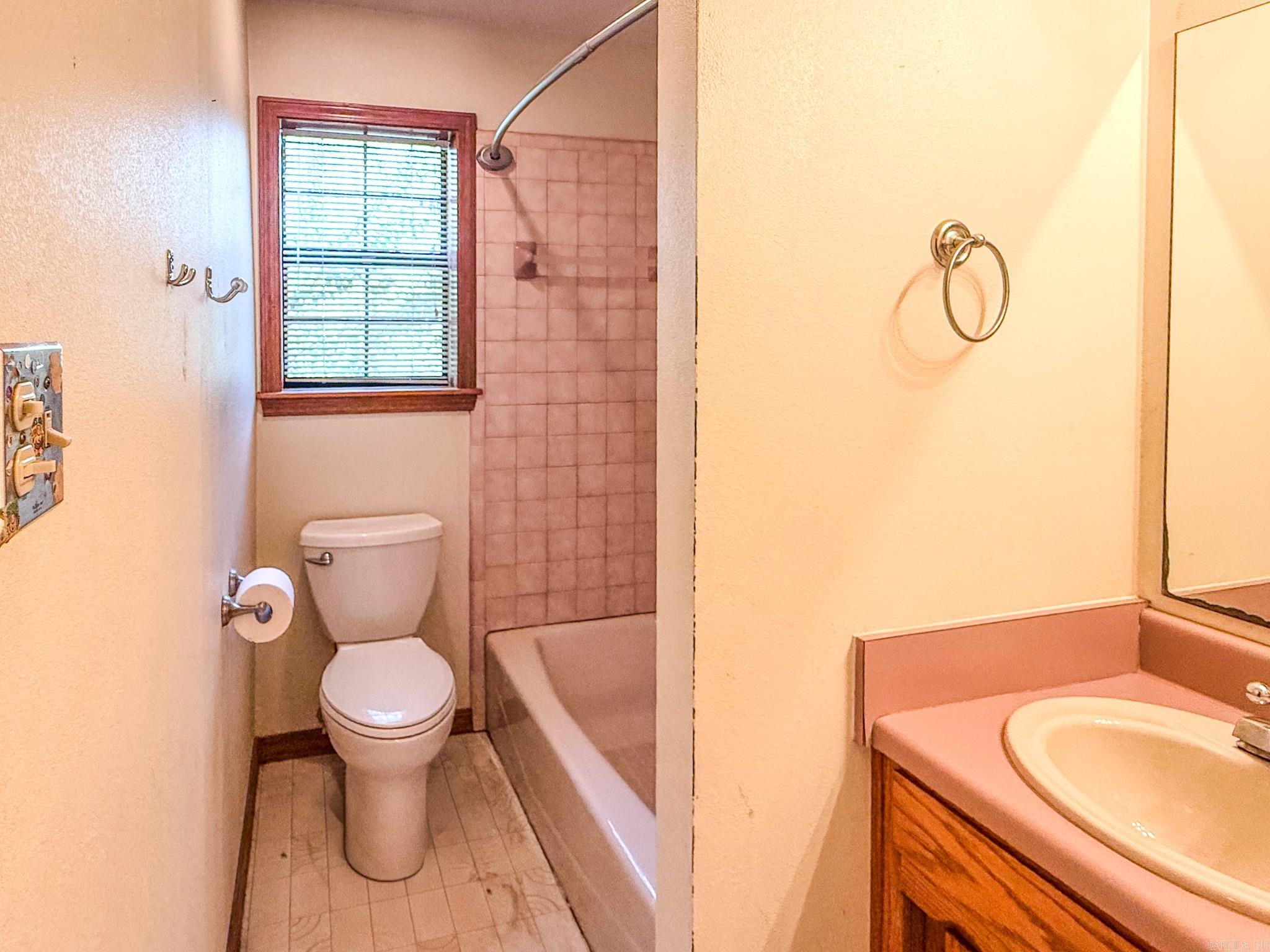 103 Twin Oaks Drive Property Photo 25