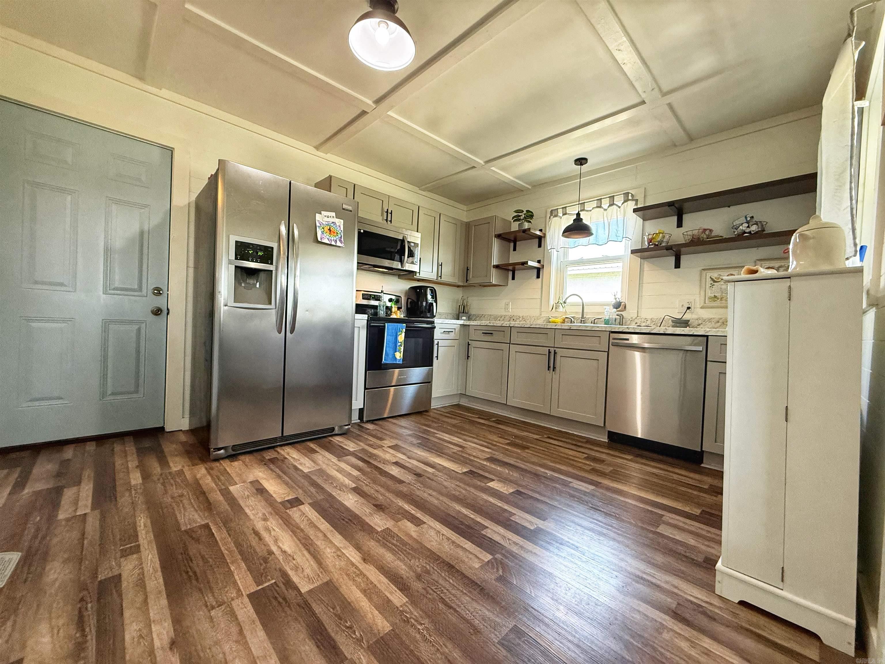 814 Heber Springs Road Property Photo 3