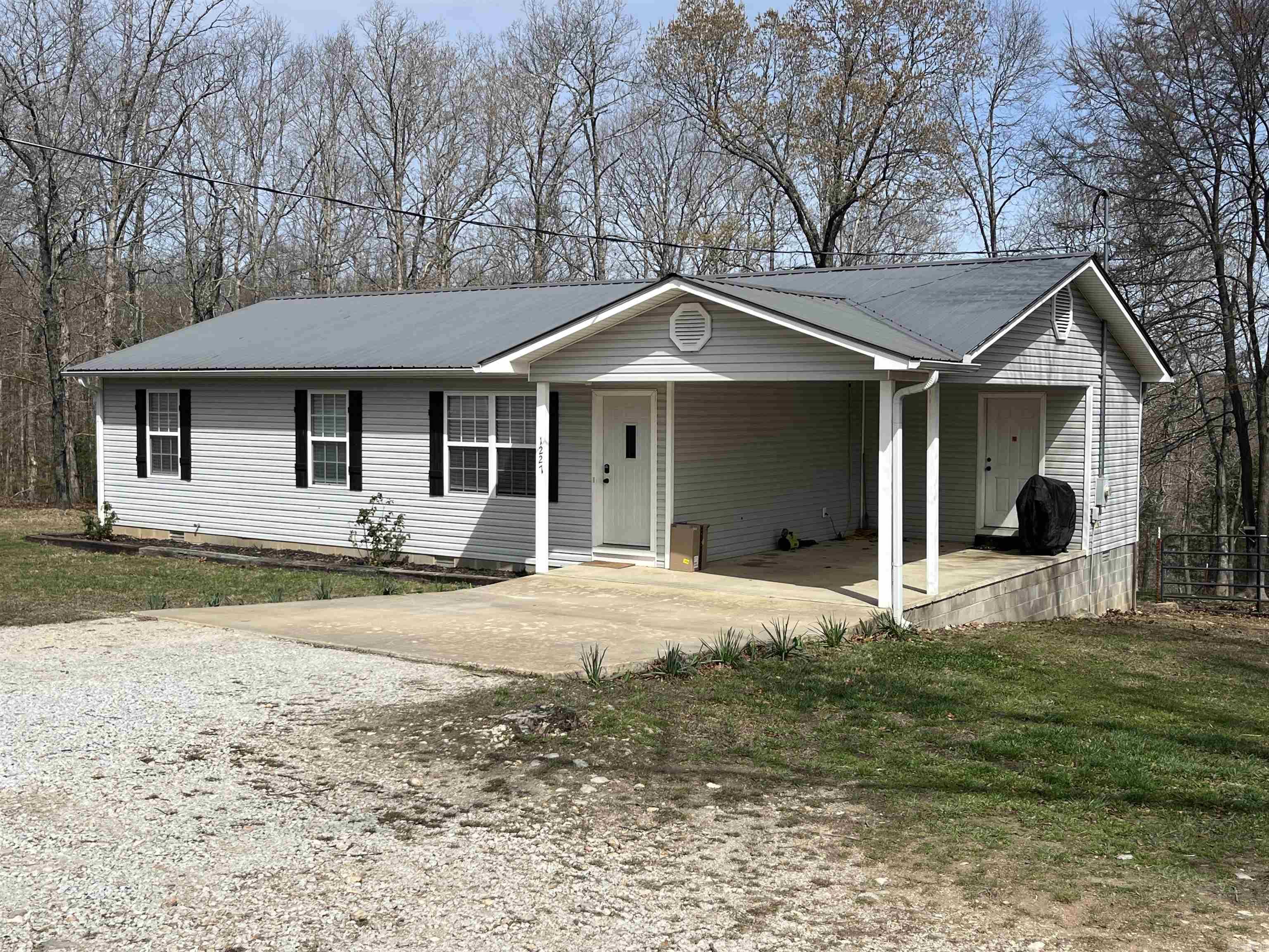 1227 W 74 Highway Property Photo 1