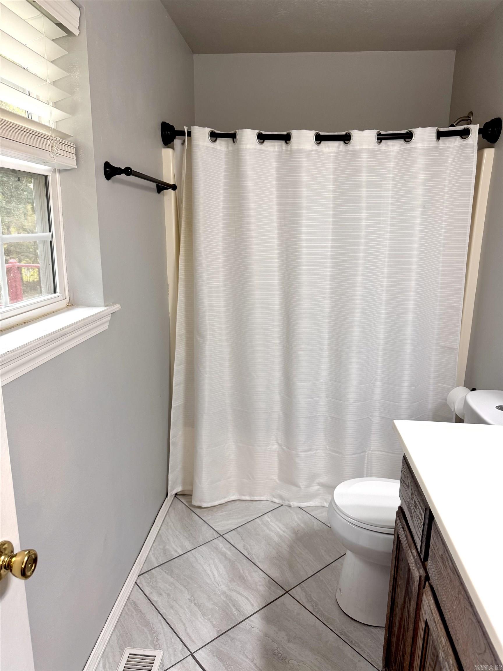1227 W 74 Highway Property Photo 10