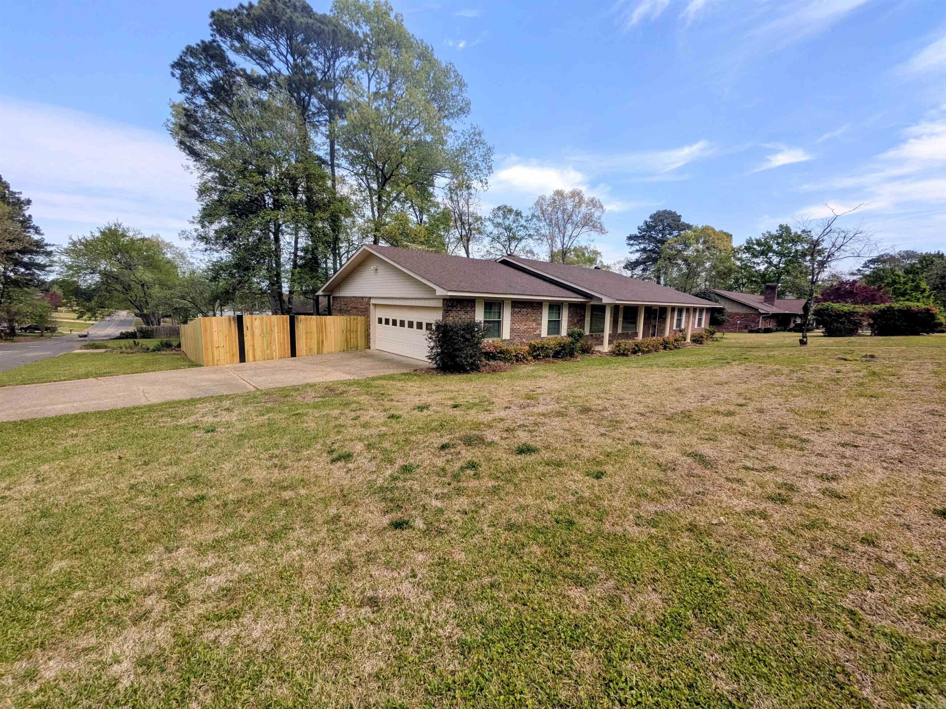 1098 Quapaw Property Photo 4