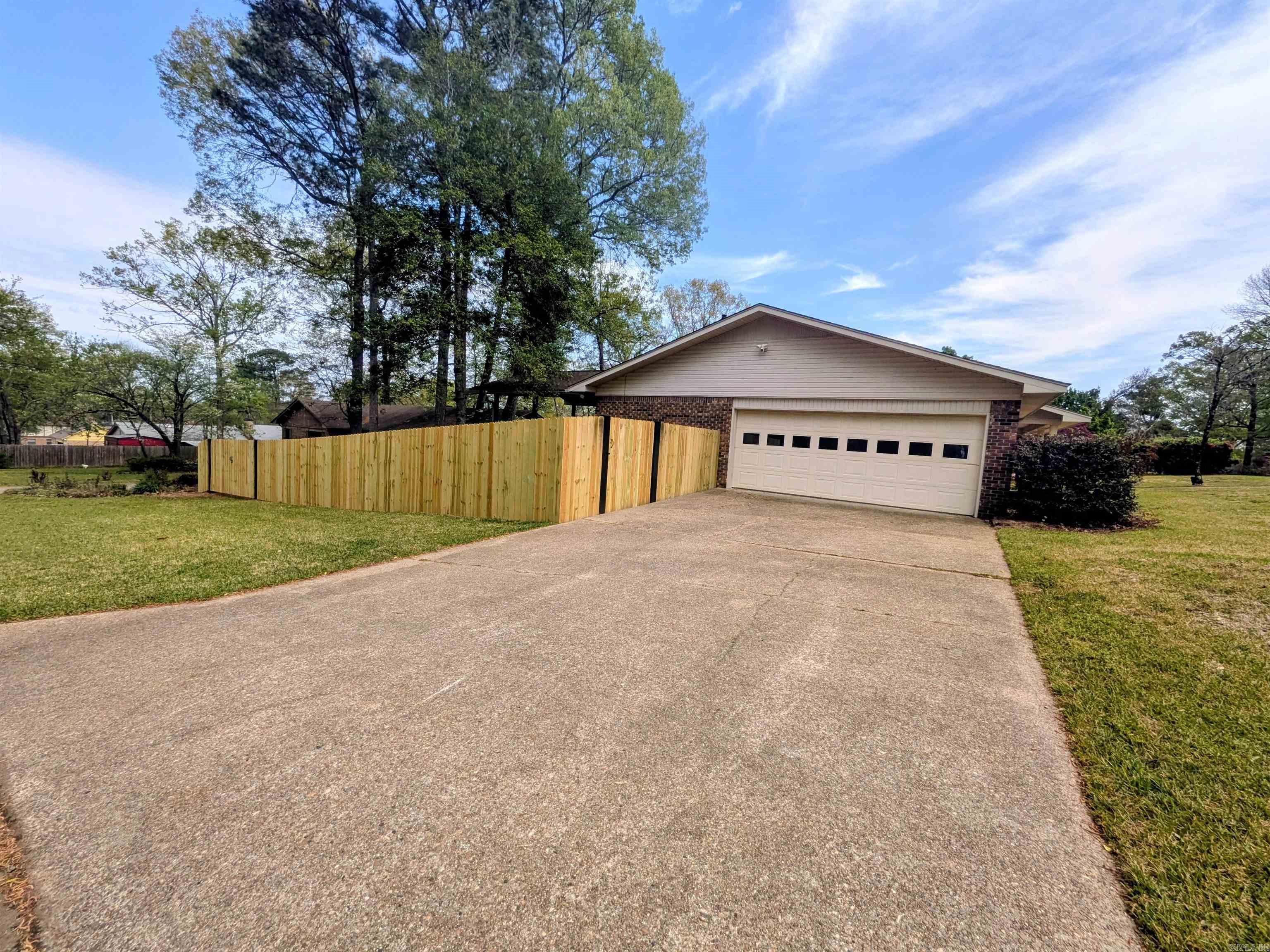 1098 Quapaw Property Photo 5