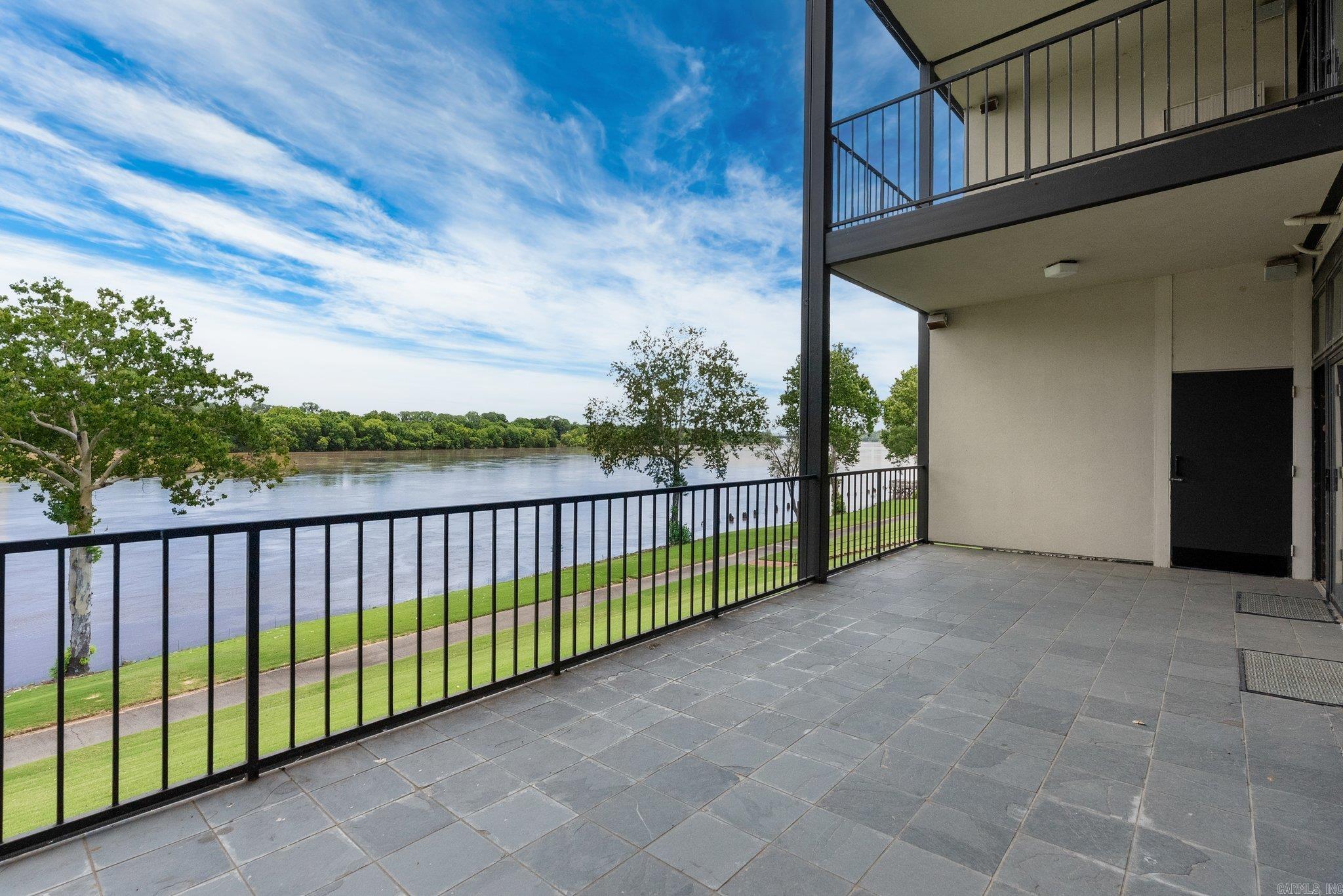 33 Riverpoint Road Property Photo 3