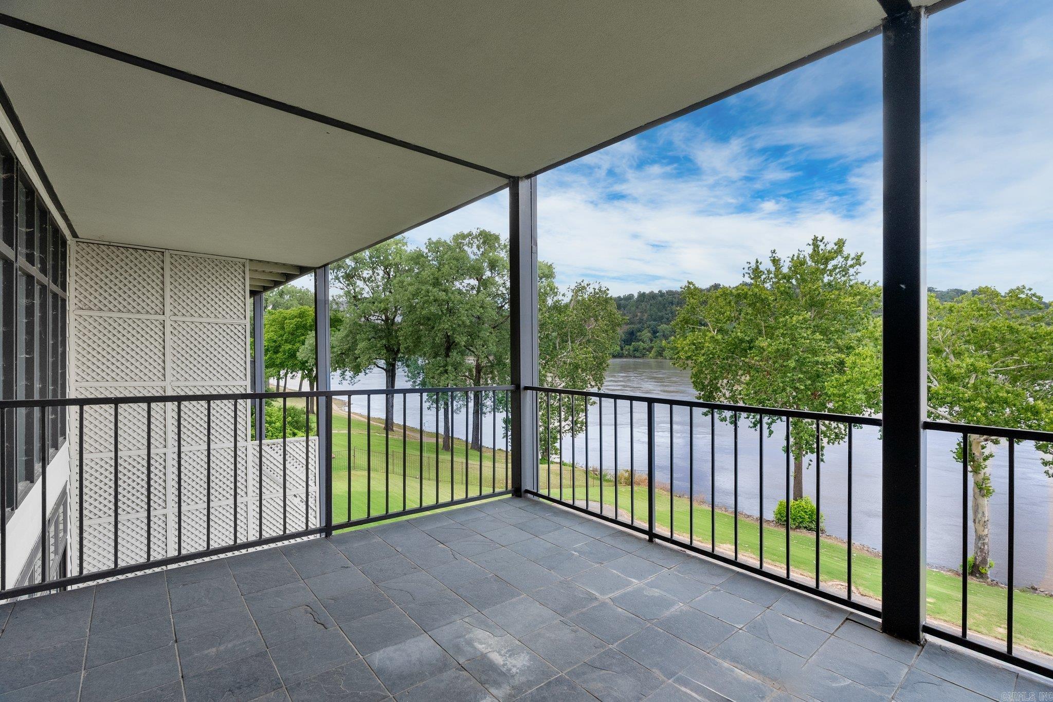 33 Riverpoint Road Property Photo 5