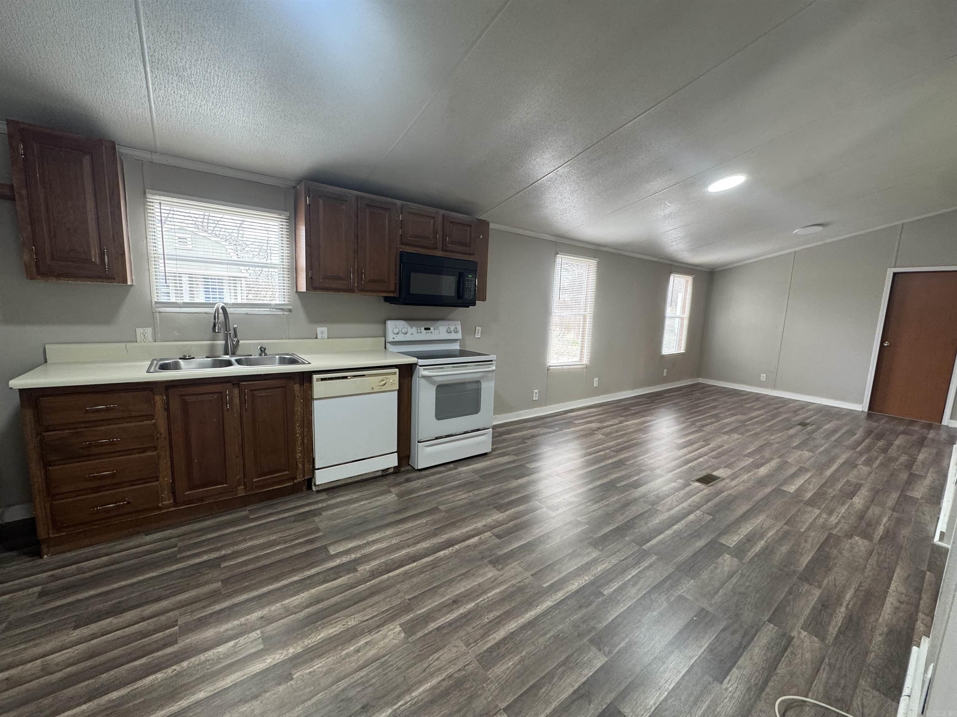 64 Black Oak Circle Property Photo 4