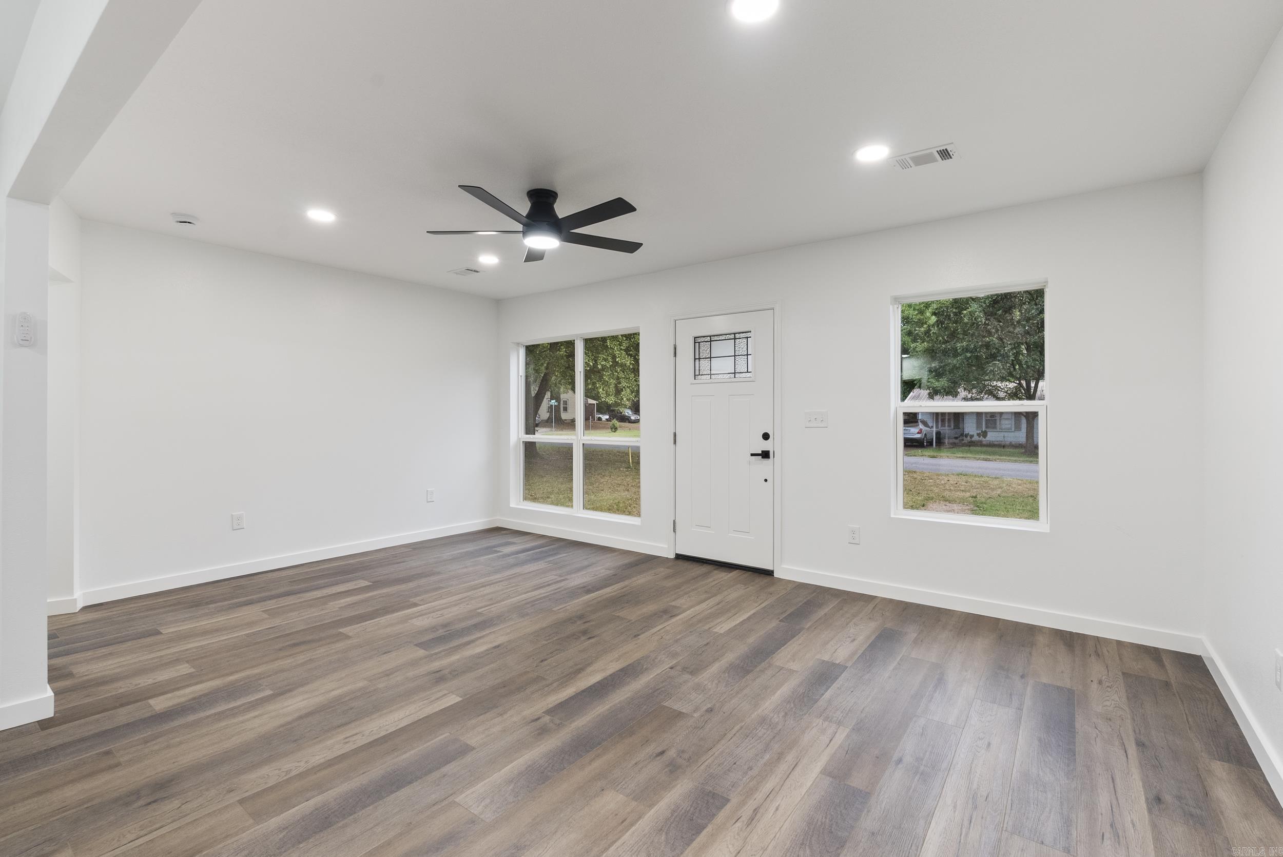 721 Mclain Street Property Photo 10
