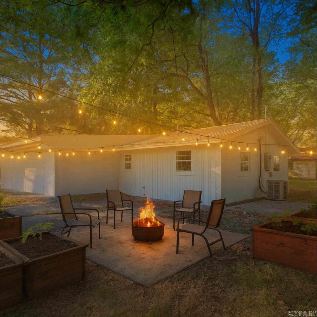 2412 Linwood Street Property Photo 6