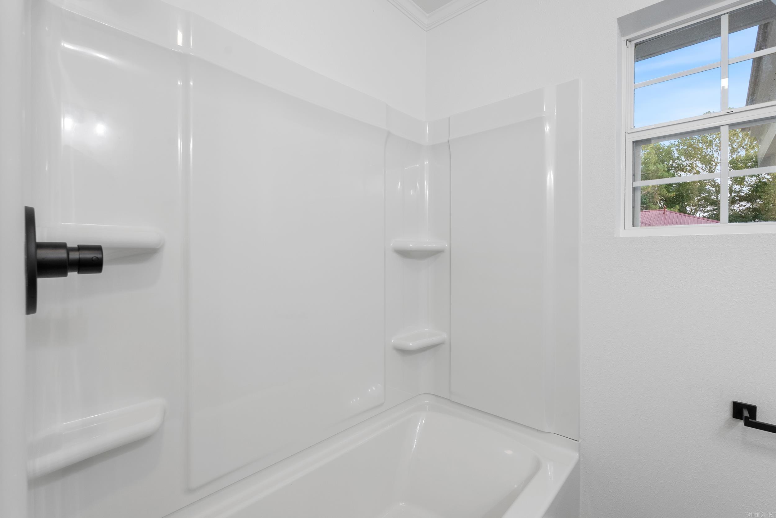 2412 Linwood Street Property Photo 27