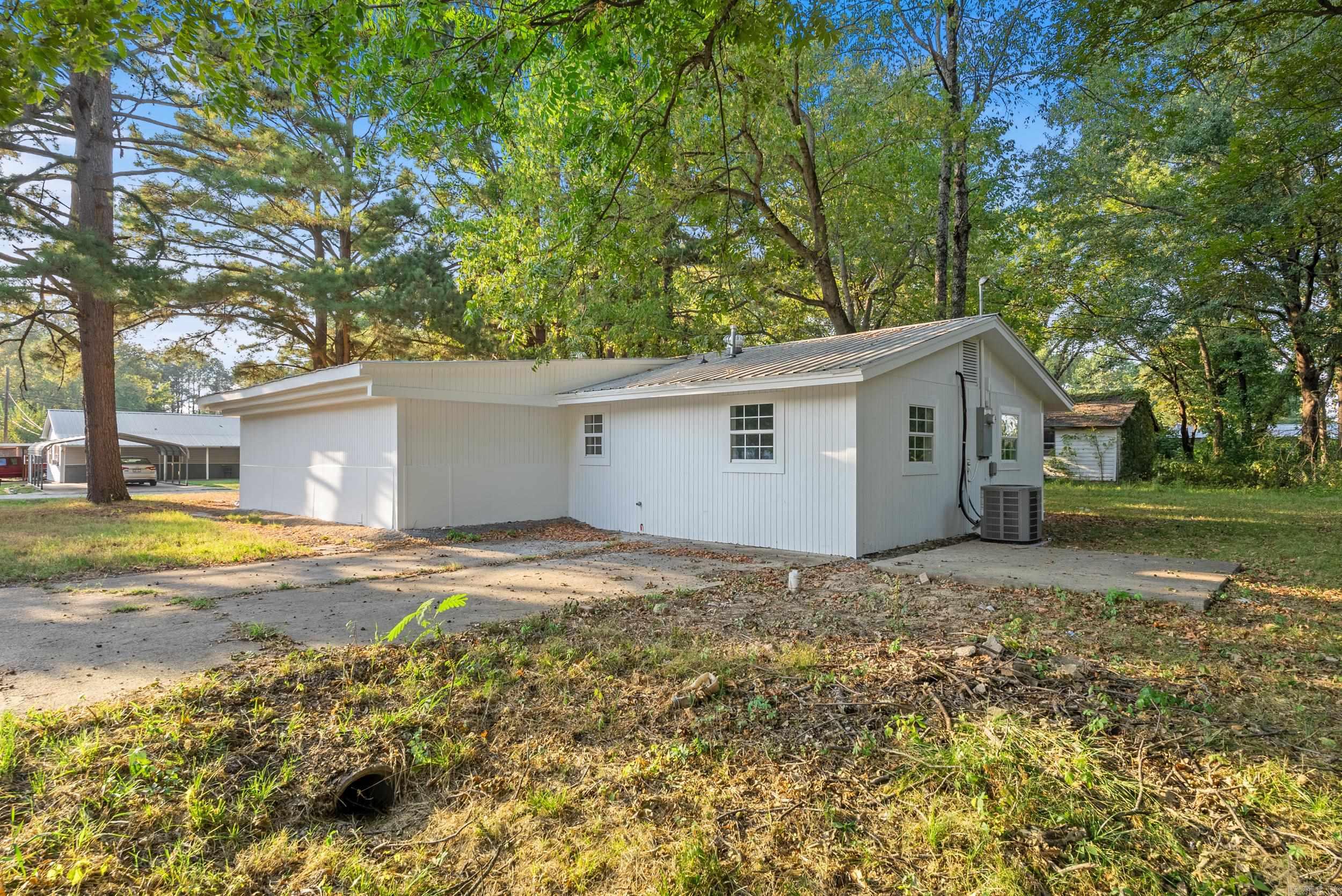 2412 Linwood Street Property Photo 38