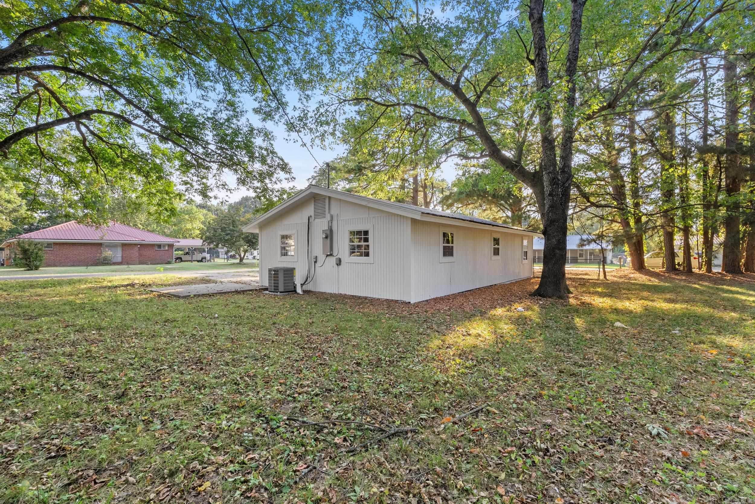 2412 Linwood Street Property Photo 39