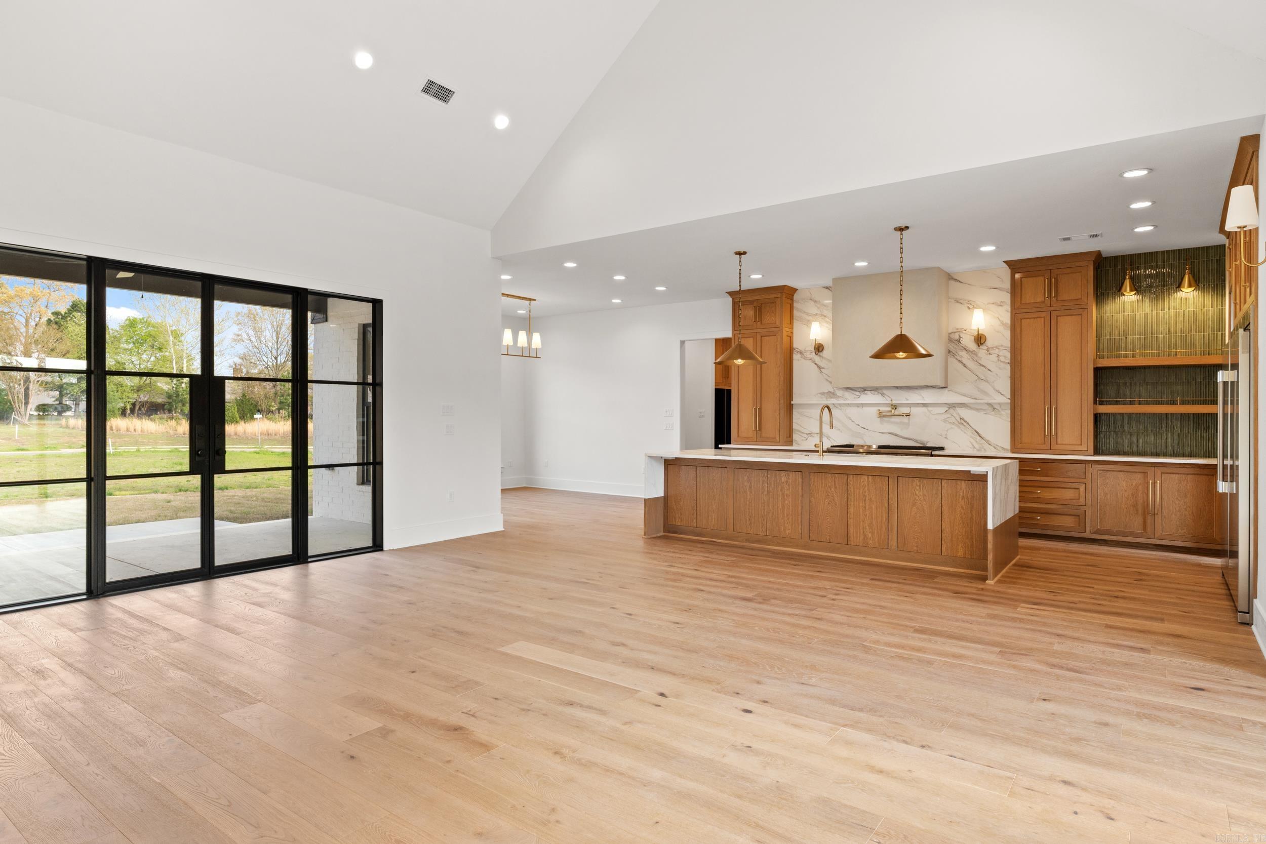 1600 Dolphin Property Photo 7