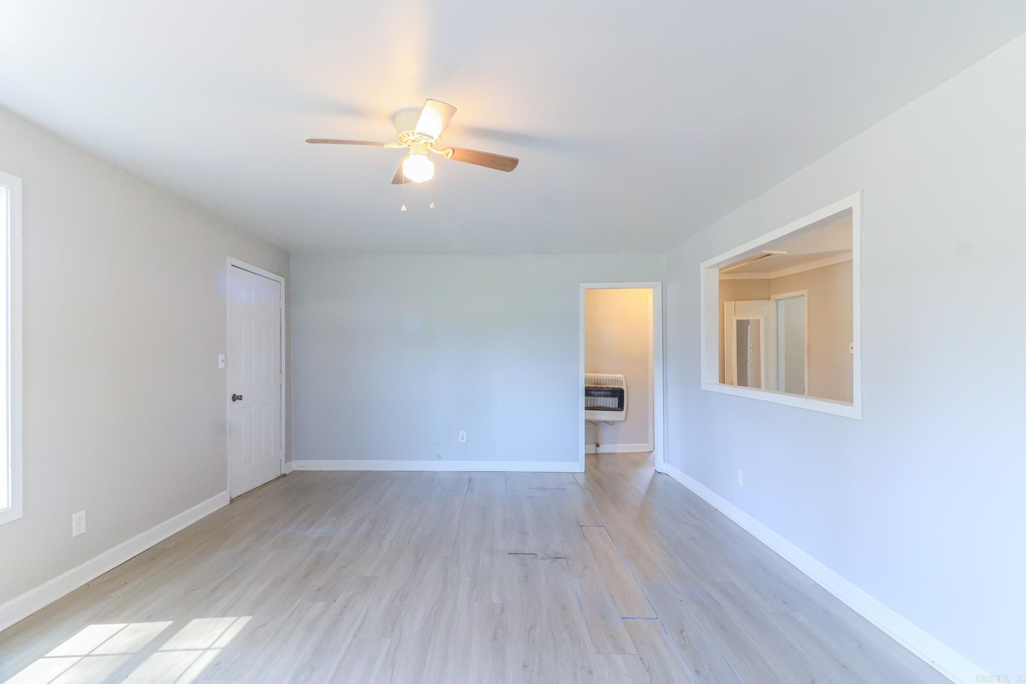 205 E Matthews Street Property Photo 5