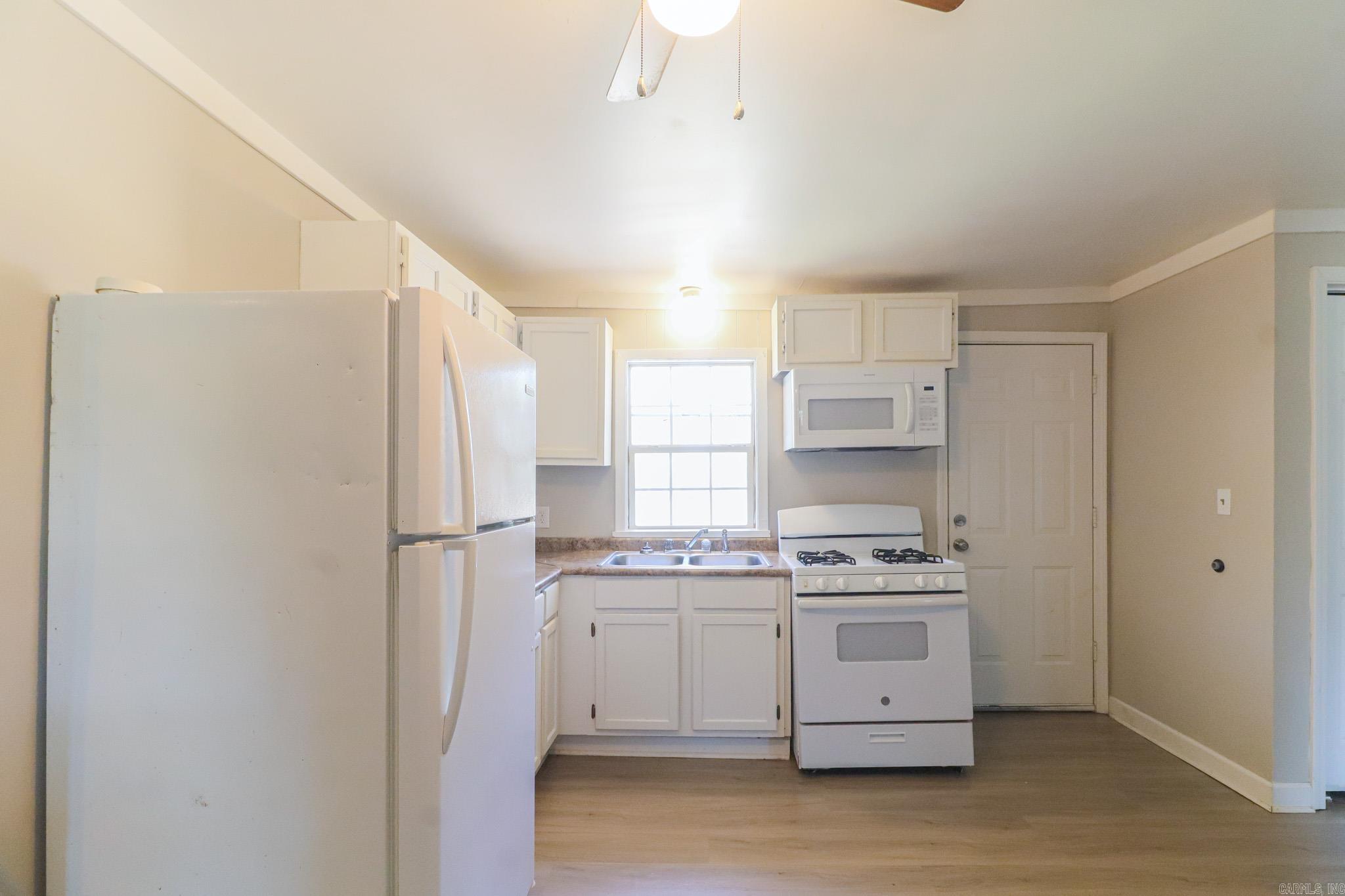 205 E Matthews Street Property Photo 9
