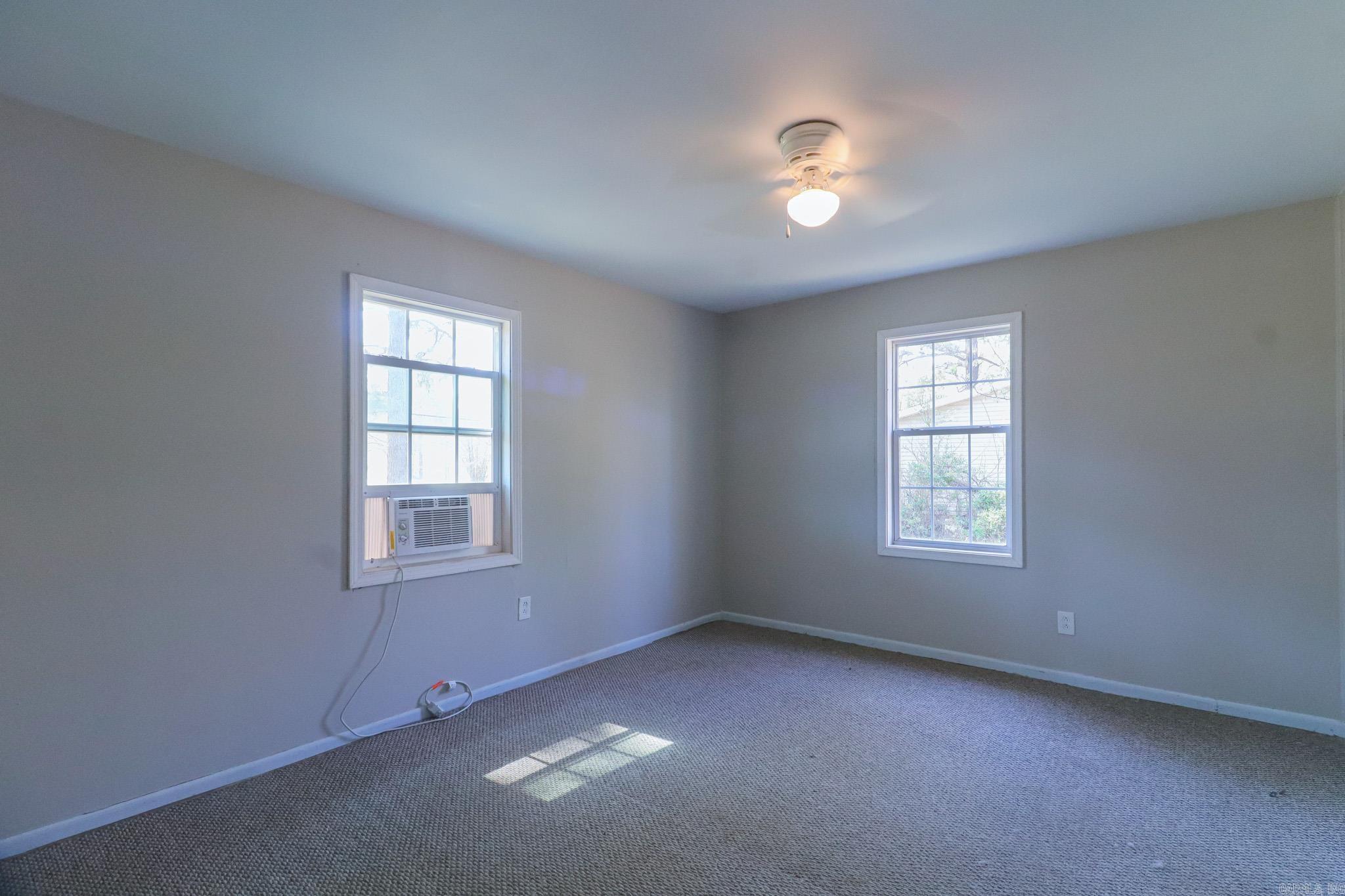 205 E Matthews Street Property Photo 11