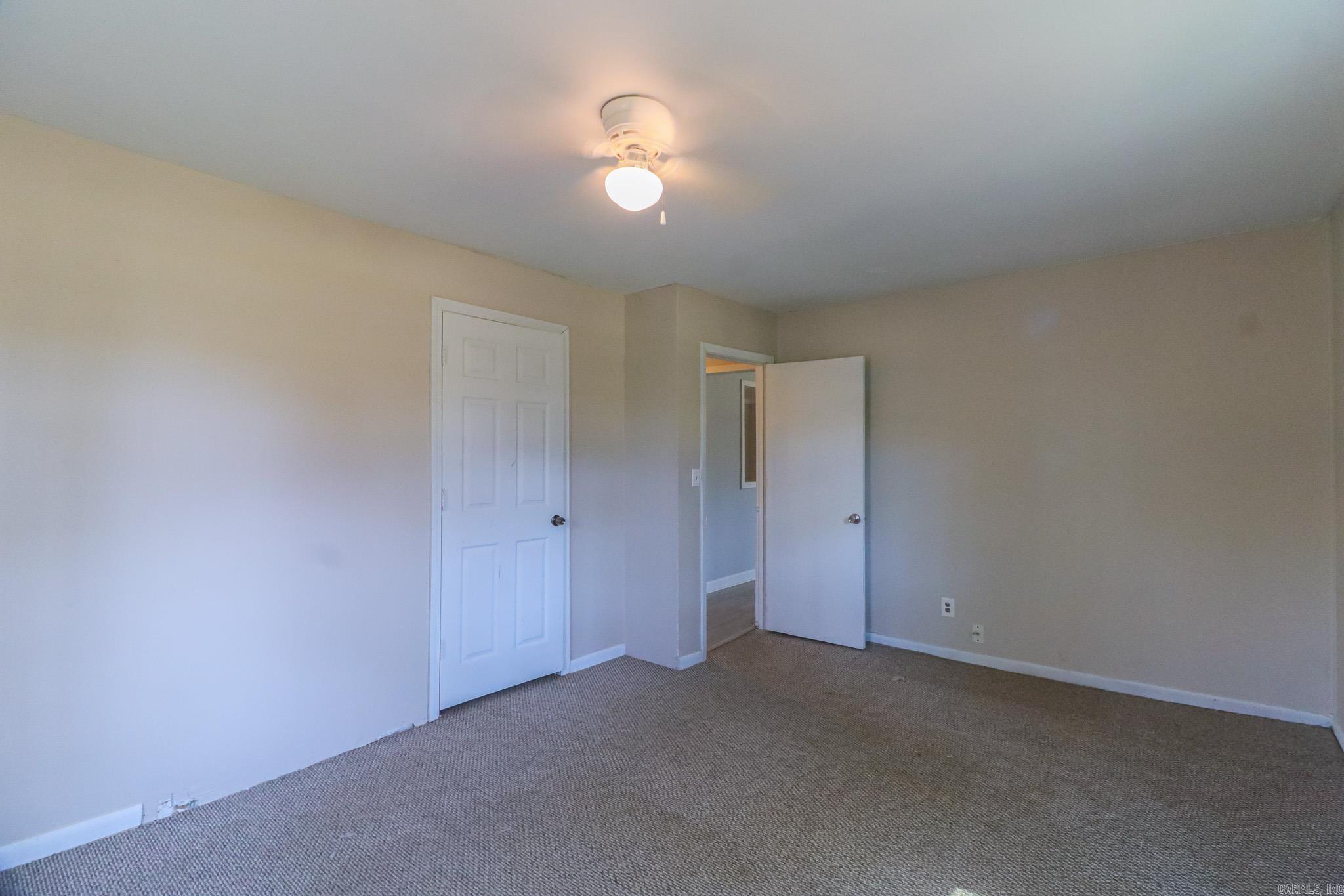 205 E Matthews Street Property Photo 15