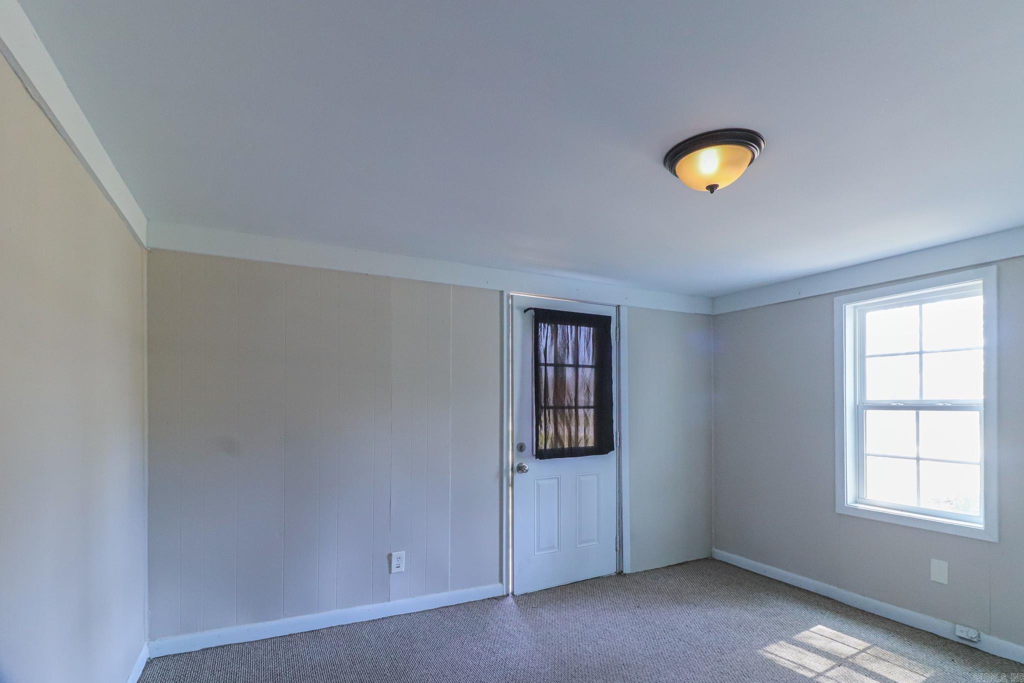 205 E Matthews Street Property Photo 17