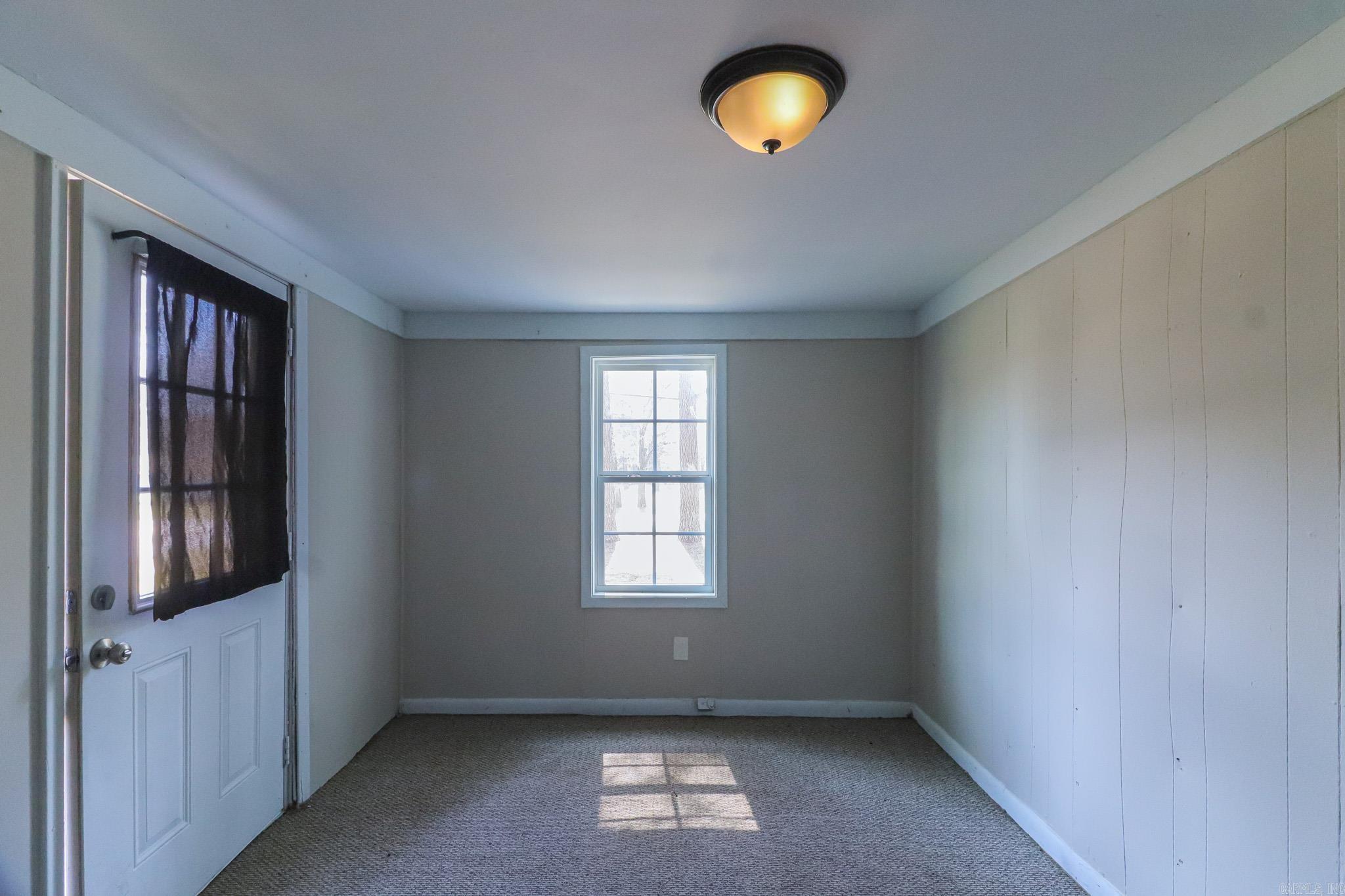 205 E Matthews Street Property Photo 18