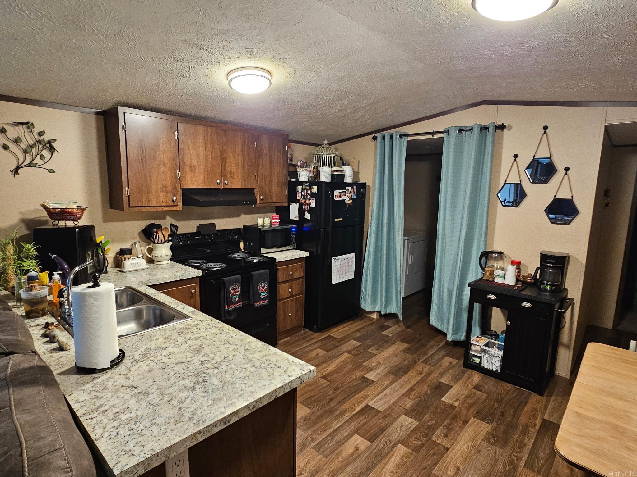 154 Renae Blvd Property Photo 3