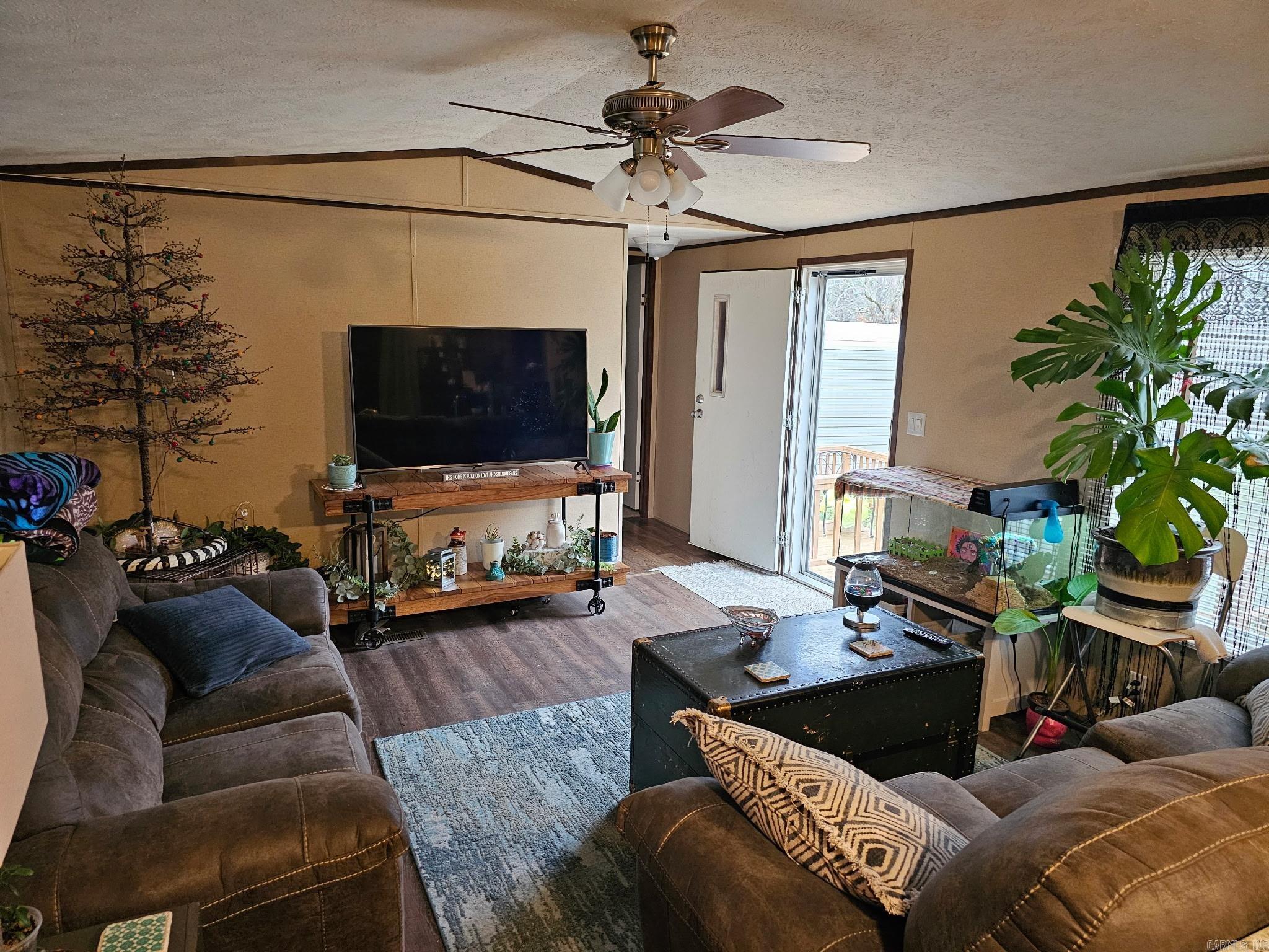 154 Renae Blvd Property Photo 4